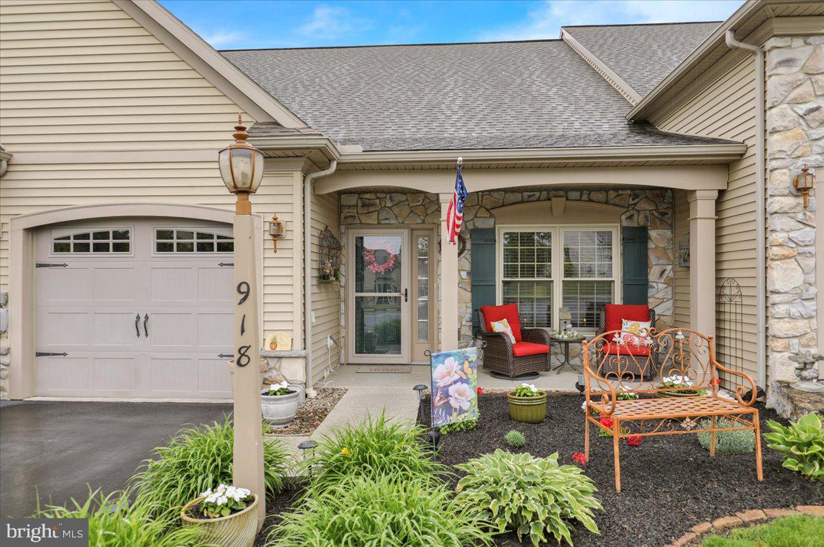 BRIAR LAKE - Residential