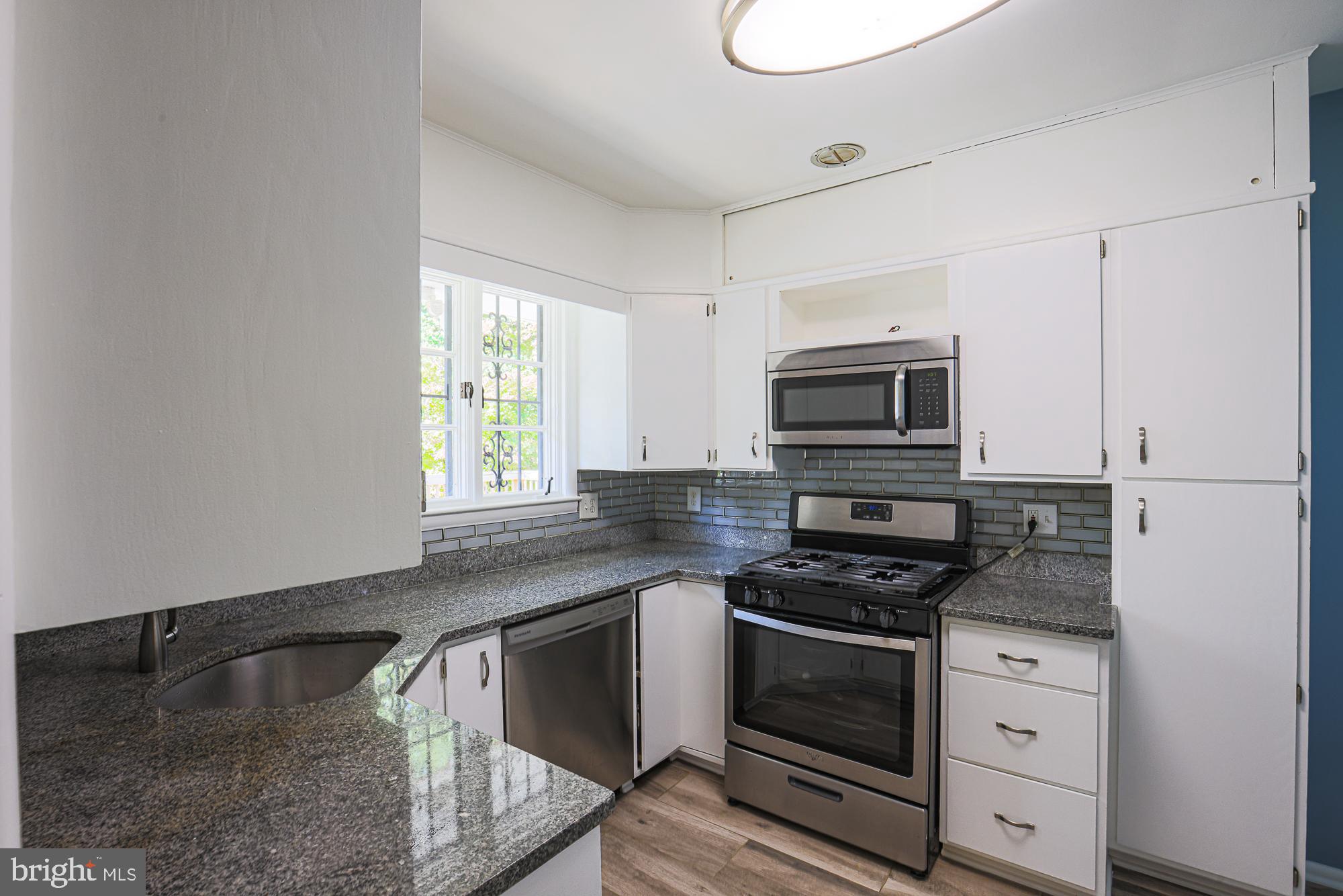 TEN HILLS - Residential