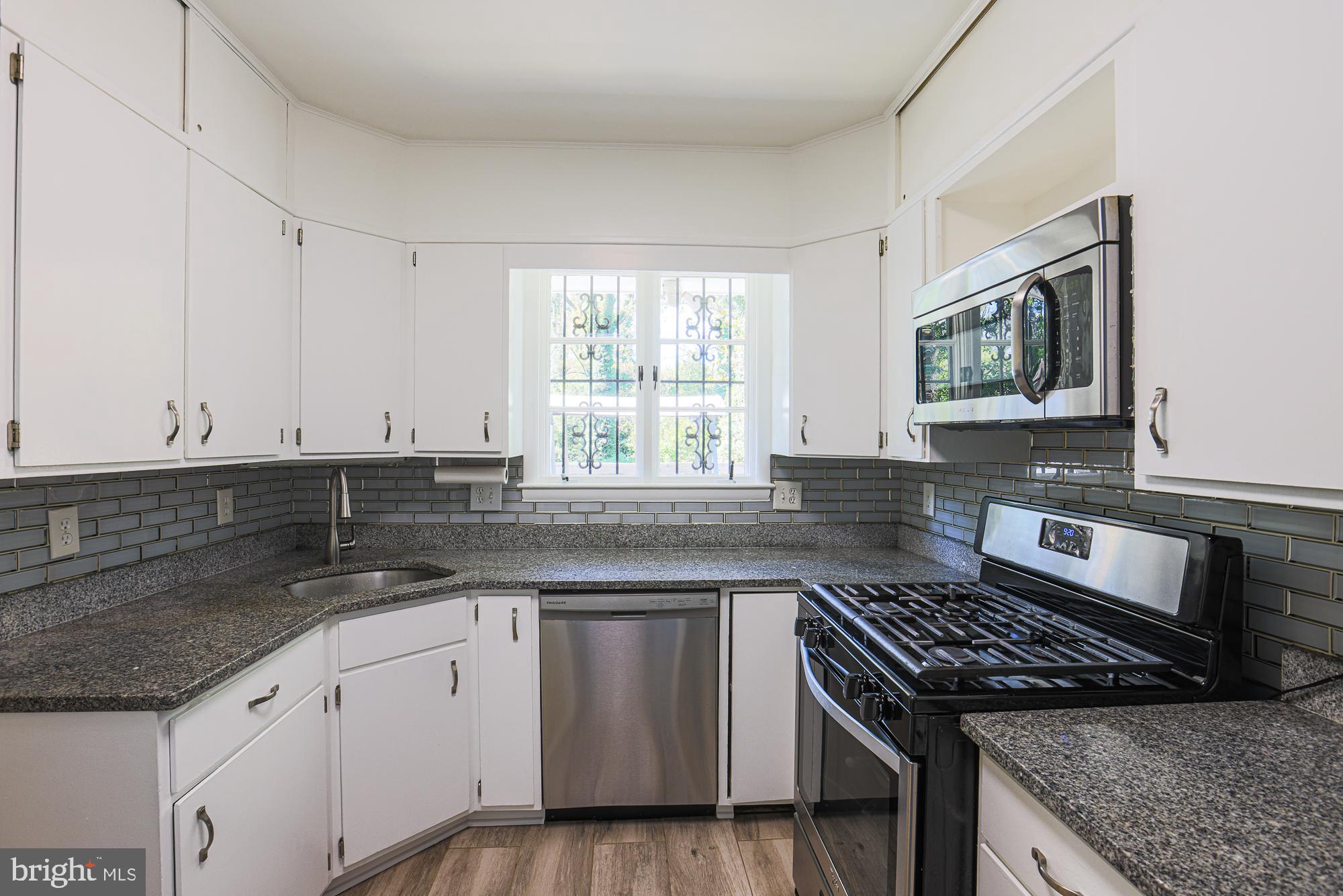 TEN HILLS - Residential