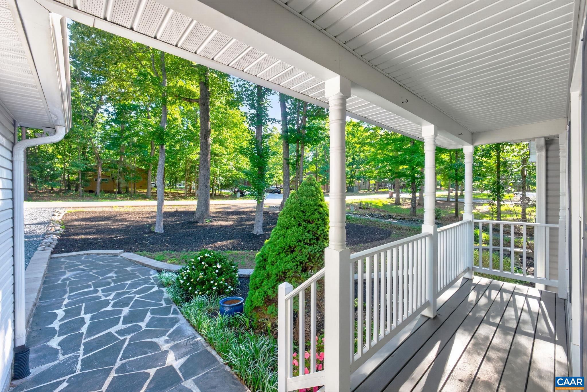 LAKE MONTICELLO - Residential