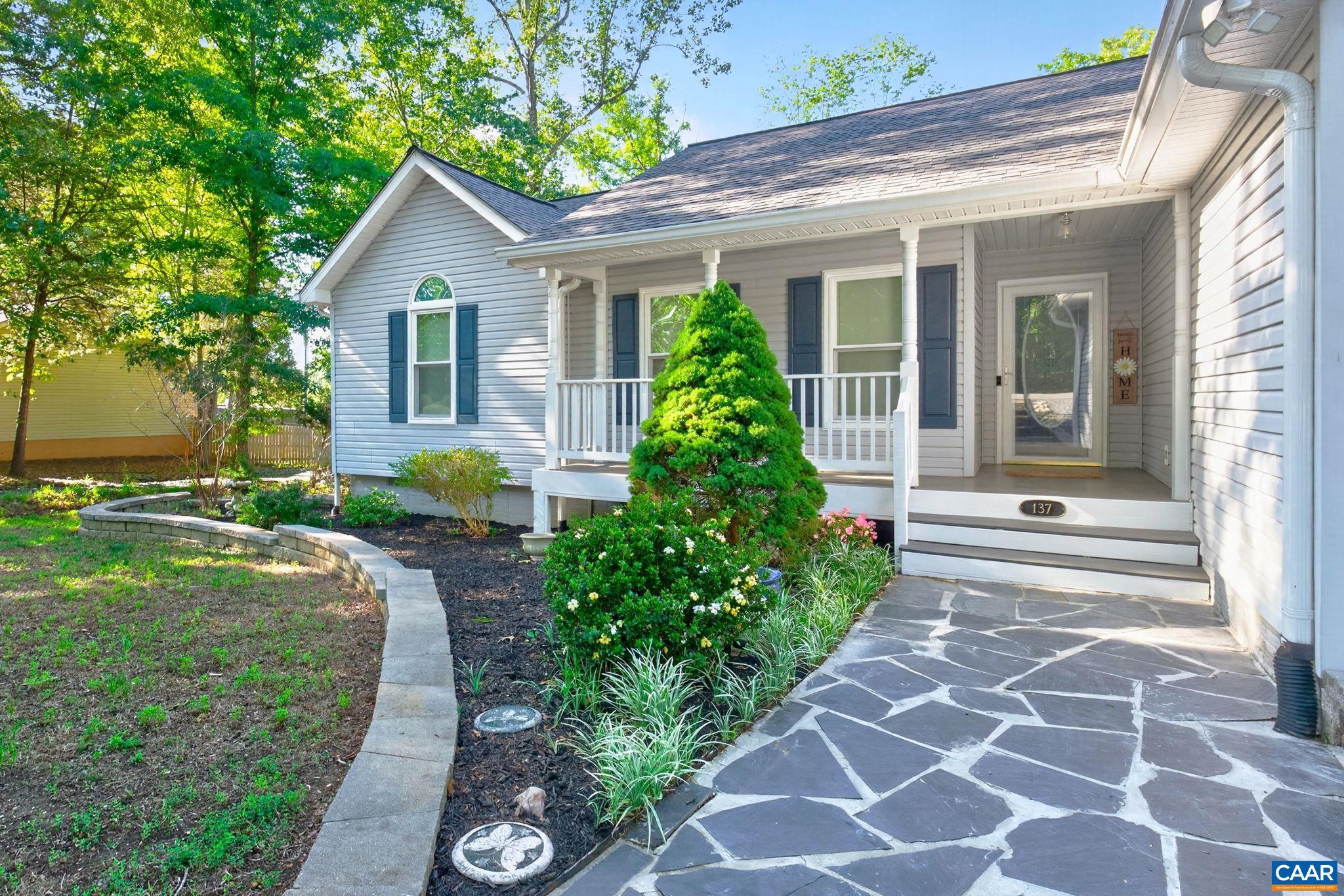 LAKE MONTICELLO - Residential