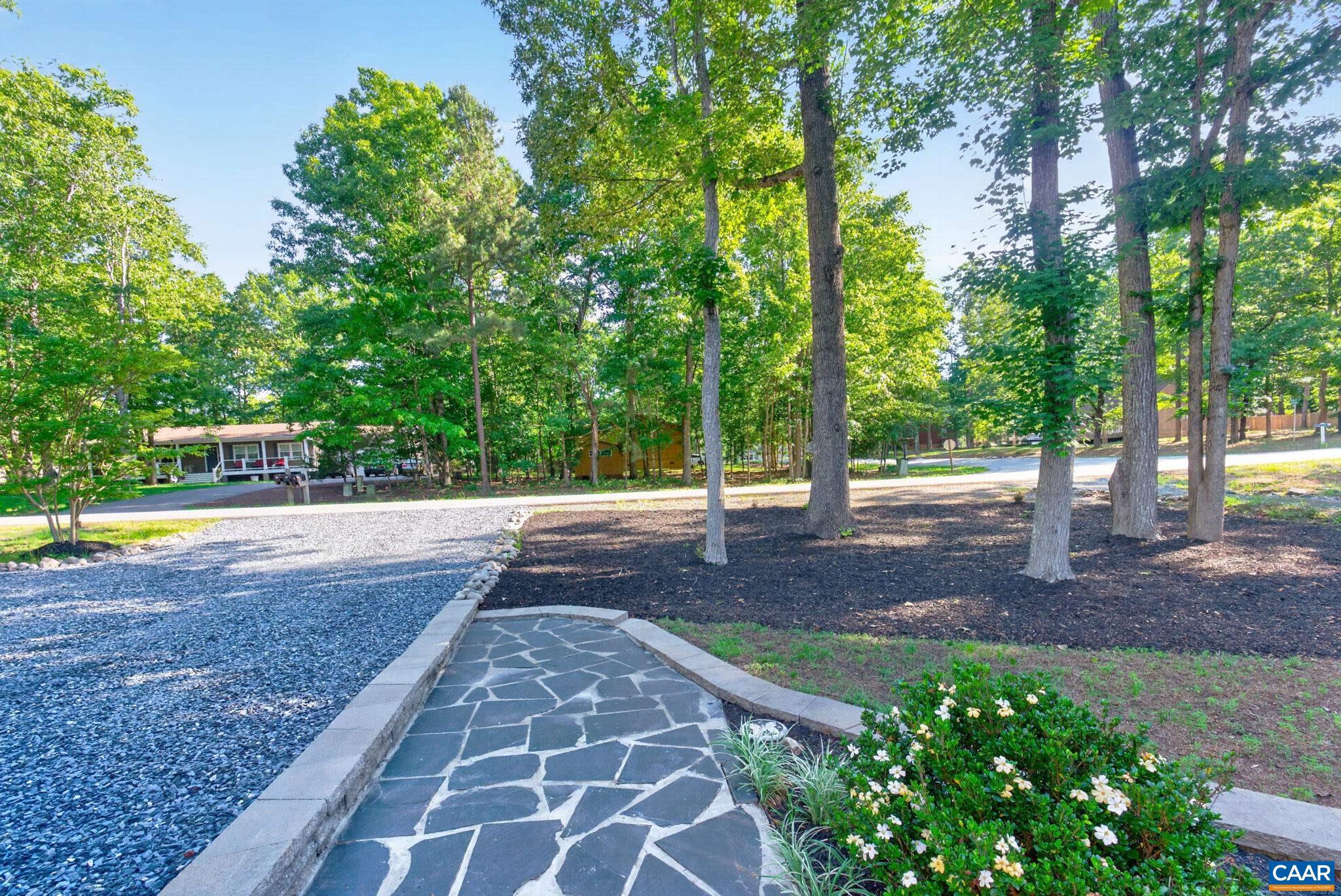 LAKE MONTICELLO - Residential