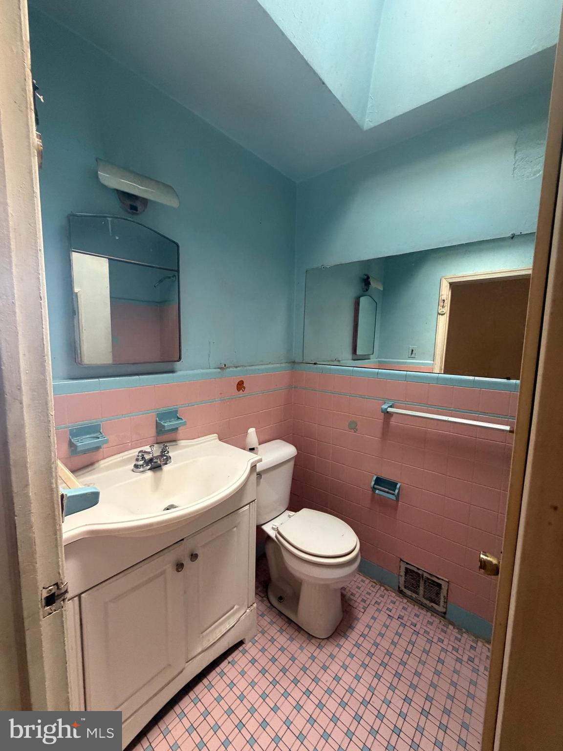 WEST OAK LANE - Residential