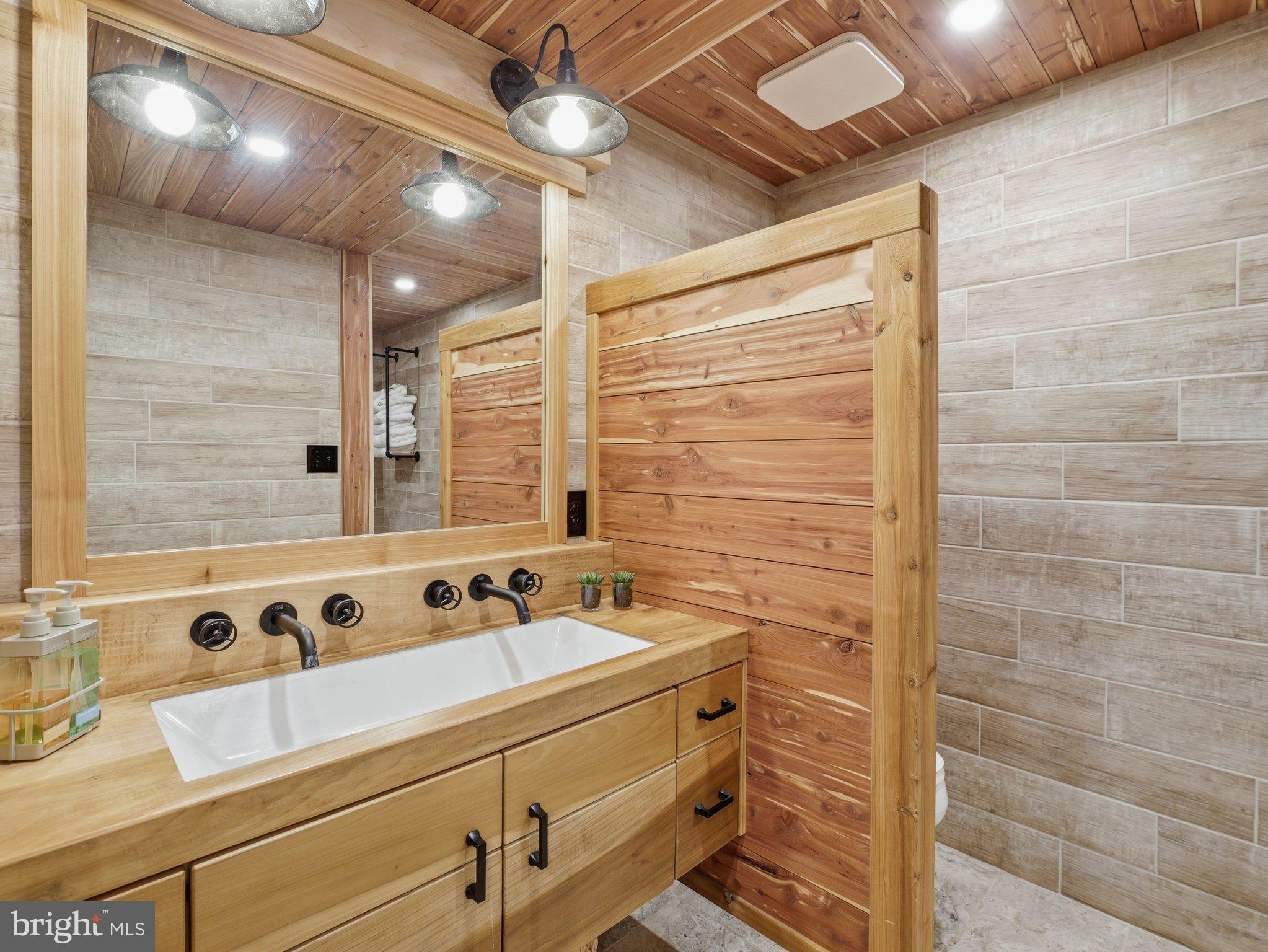 BLACKBERRY HILLS - Residential