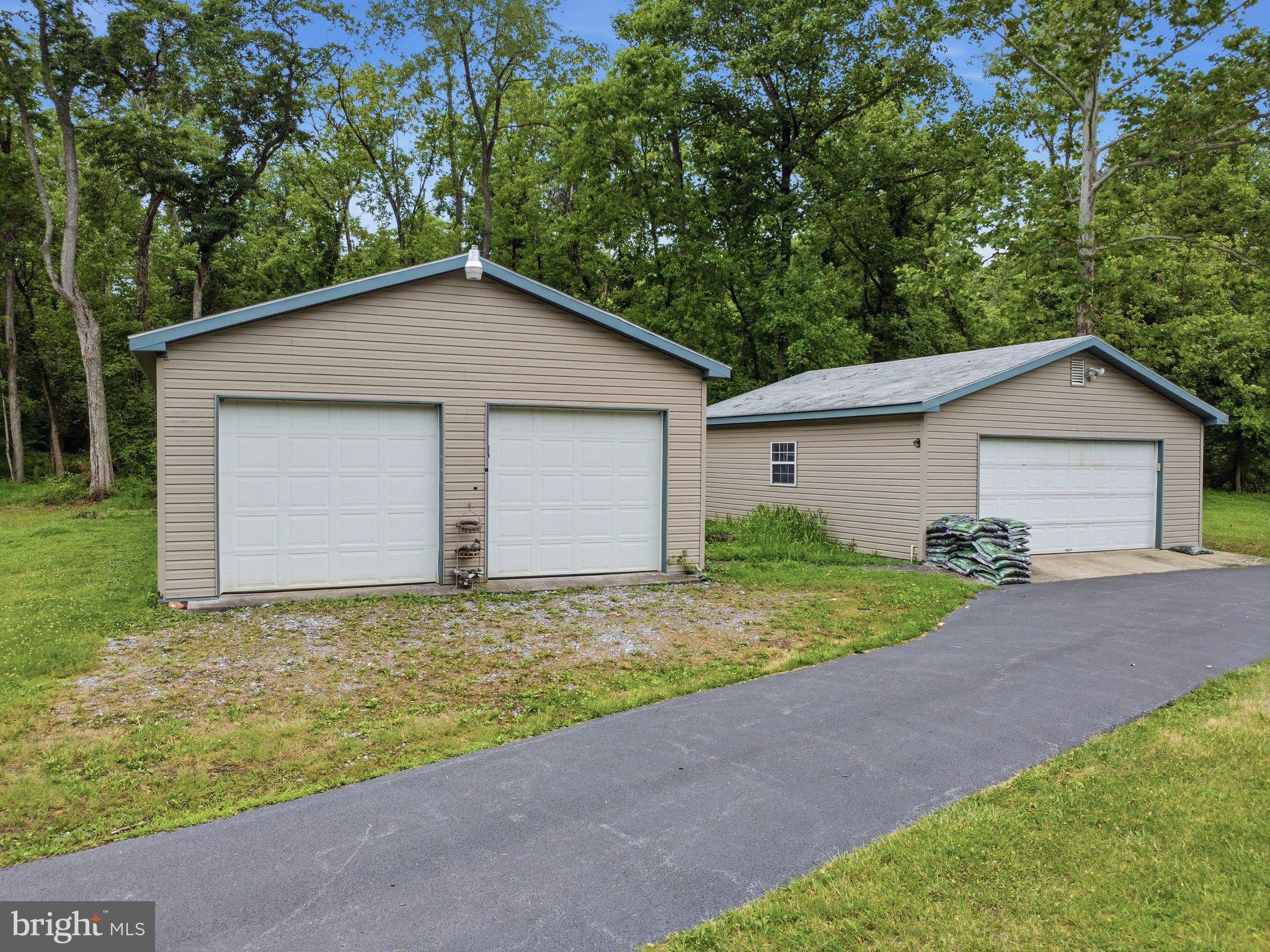 BLACKBERRY HILLS - Residential