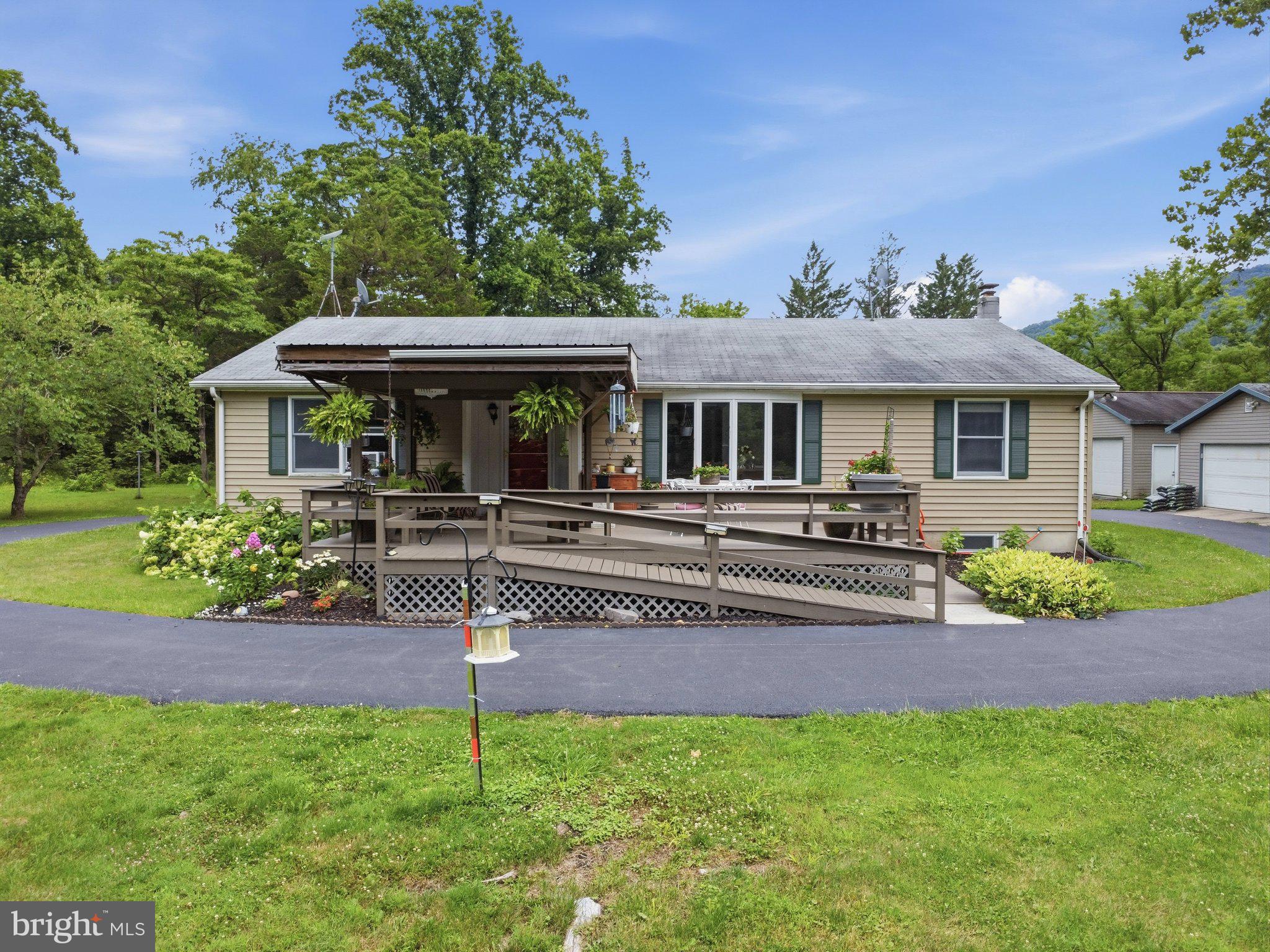 BLACKBERRY HILLS - Residential