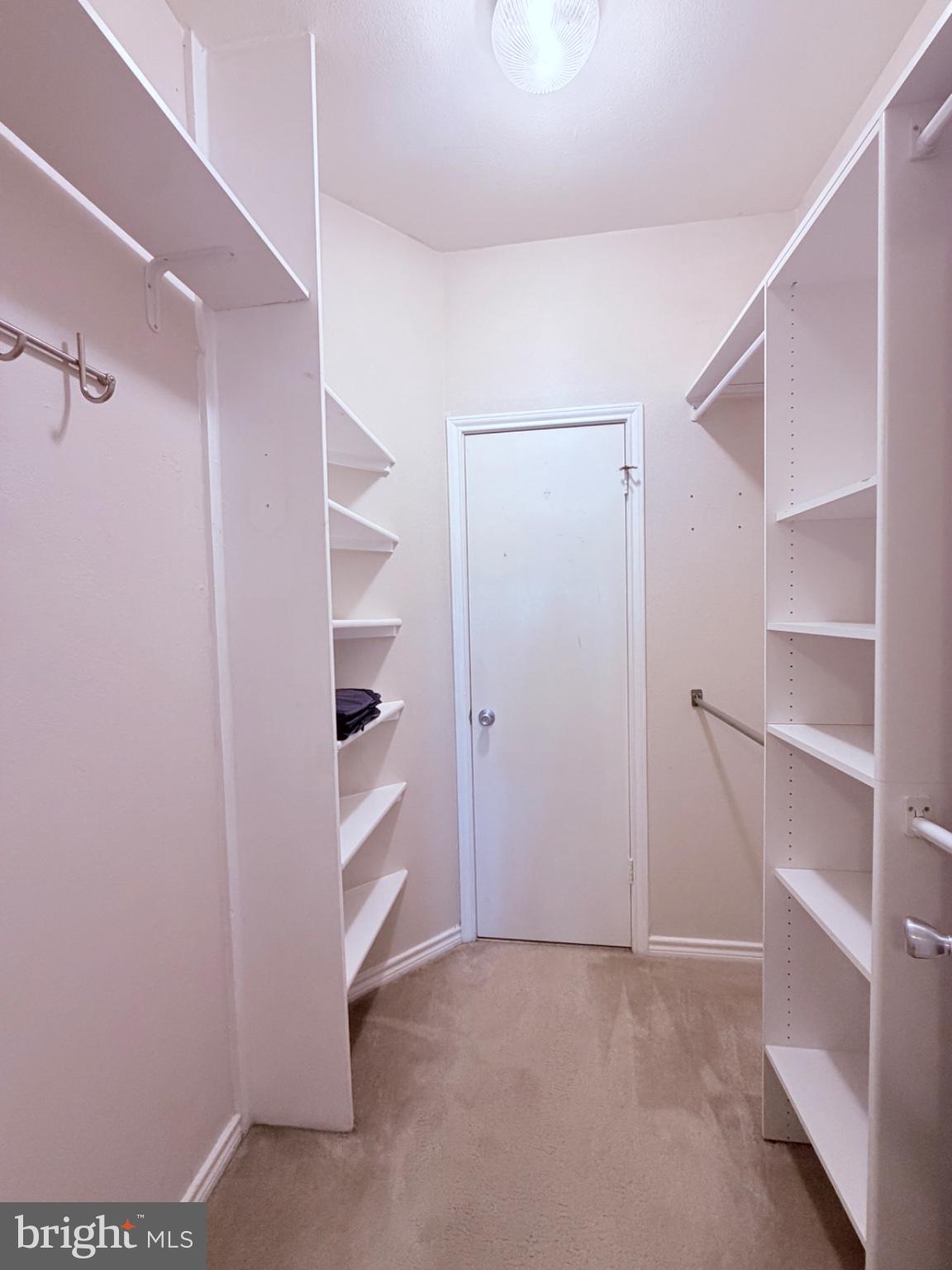PENDERBROOK SQUARE CONDOMINIUMS - Residential