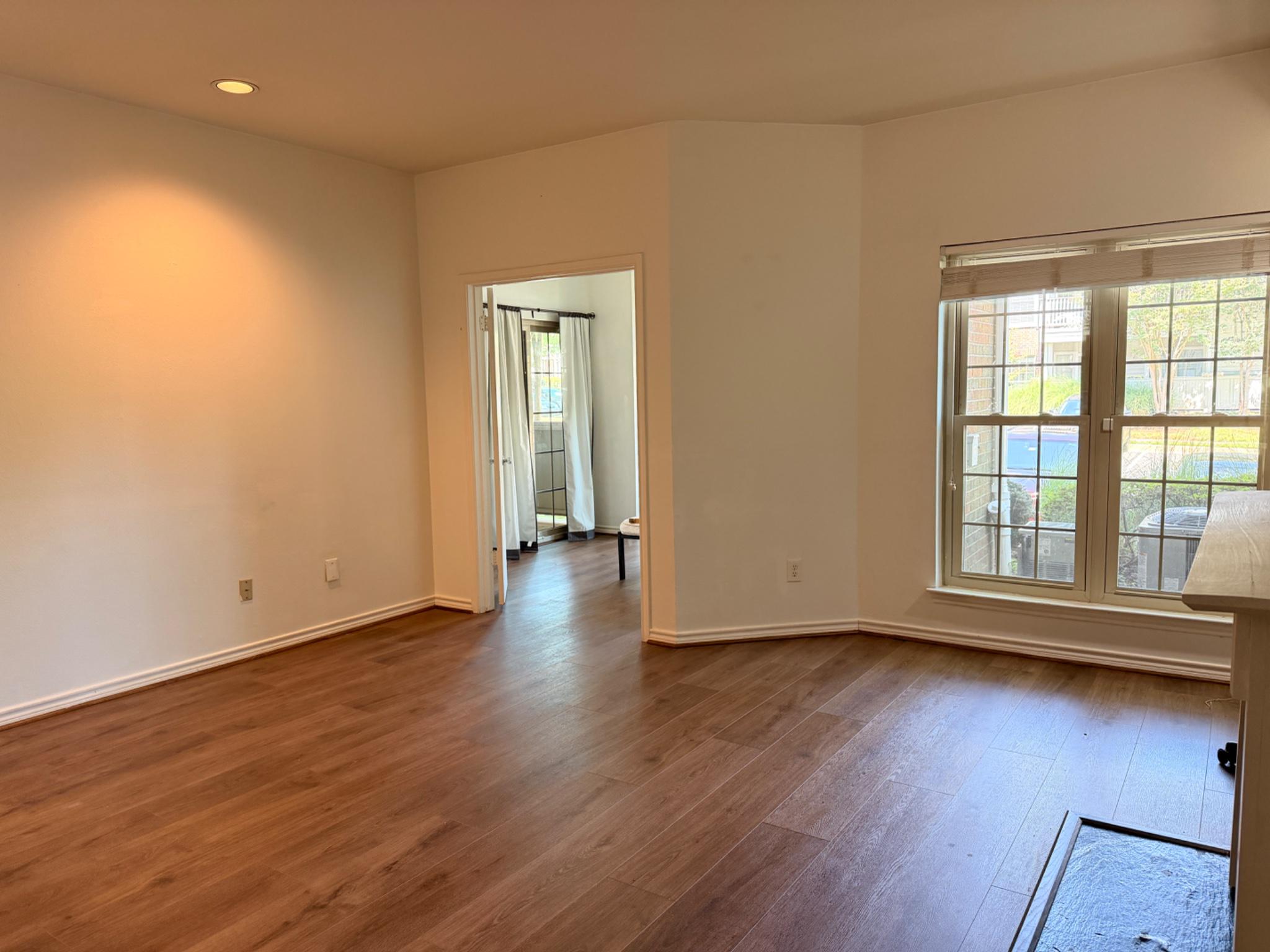PENDERBROOK SQUARE CONDOMINIUMS - Residential