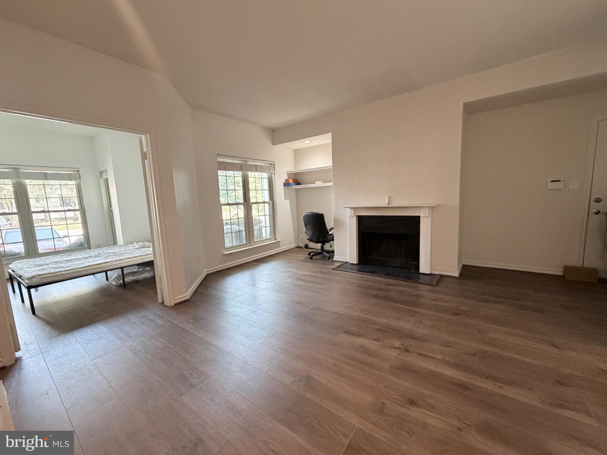 PENDERBROOK SQUARE CONDOMINIUMS - Residential