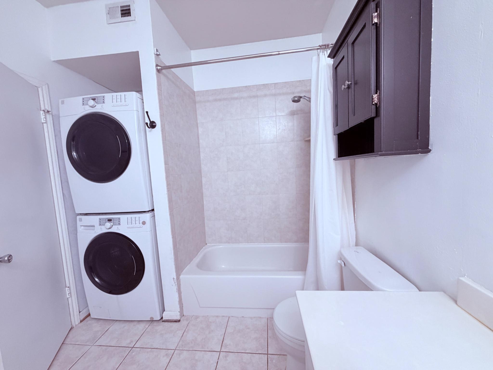 PENDERBROOK SQUARE CONDOMINIUMS - Residential
