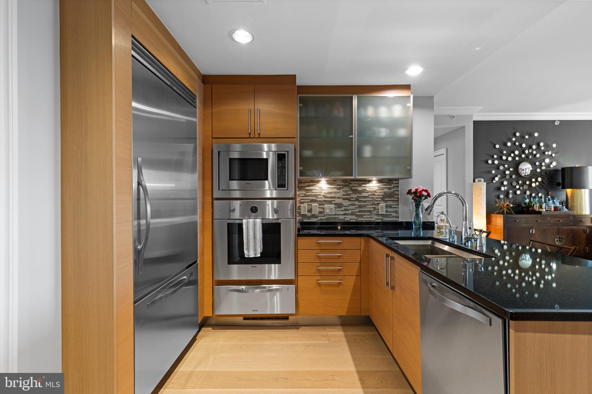 THE RITZ-CARLTON RESIDENCES - Residential