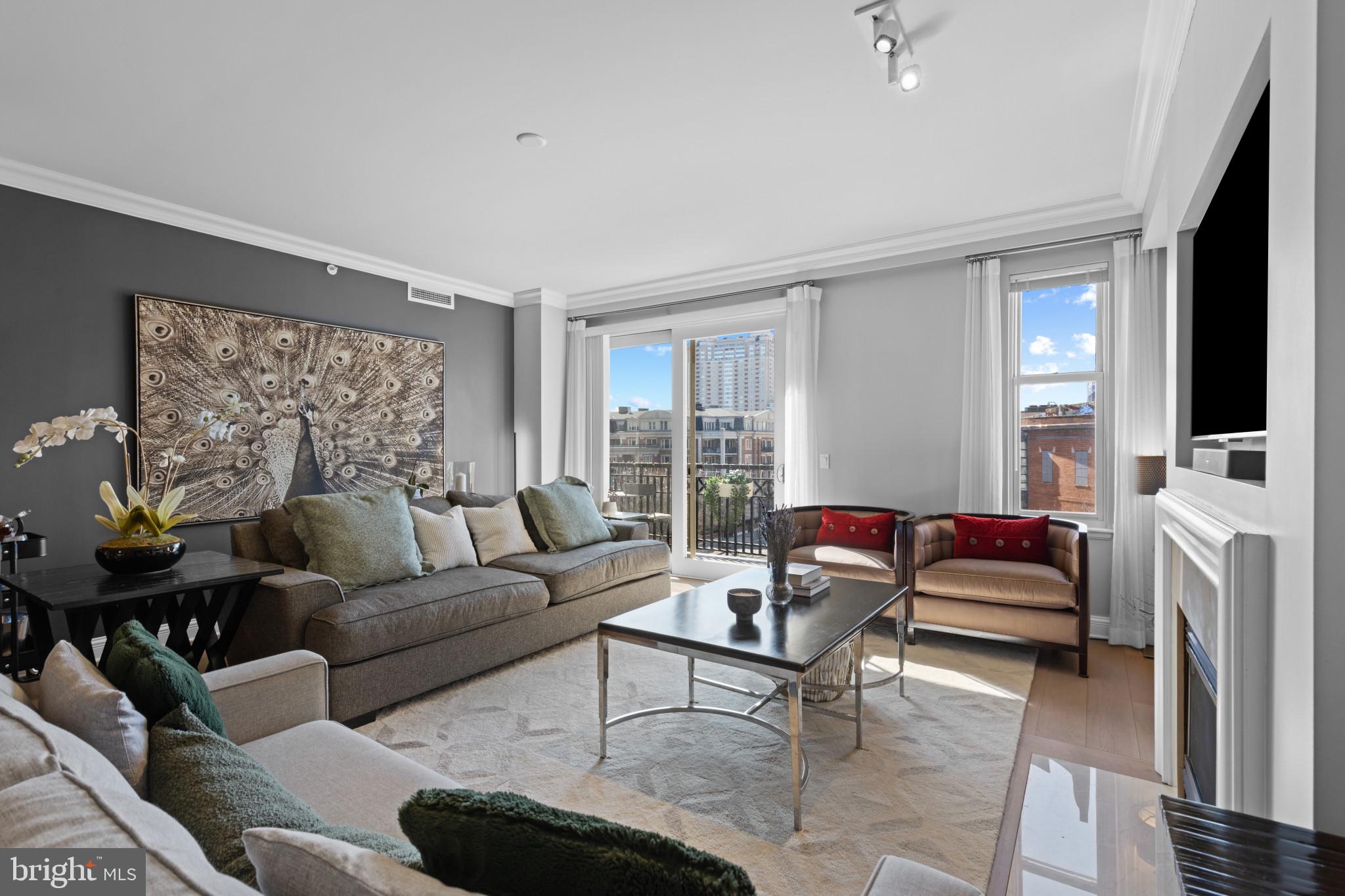THE RITZ-CARLTON RESIDENCES - Residential