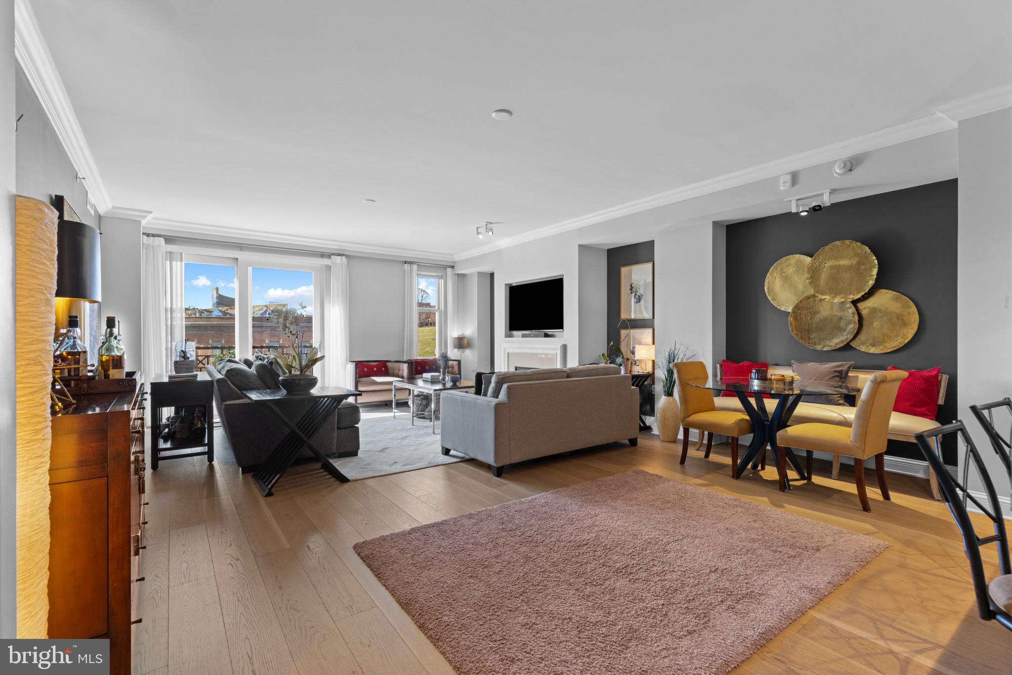 THE RITZ-CARLTON RESIDENCES - Residential