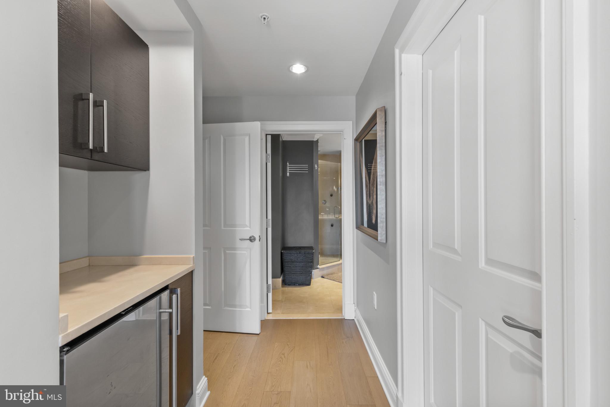 THE RITZ-CARLTON RESIDENCES - Residential
