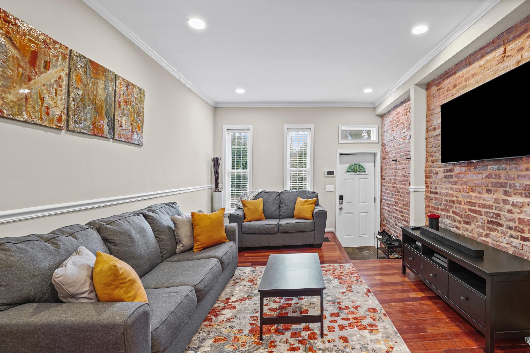 WASHINGTON VILLAGE - Residential