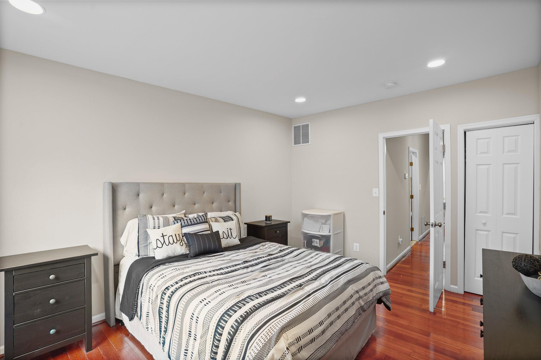 WASHINGTON VILLAGE - Residential