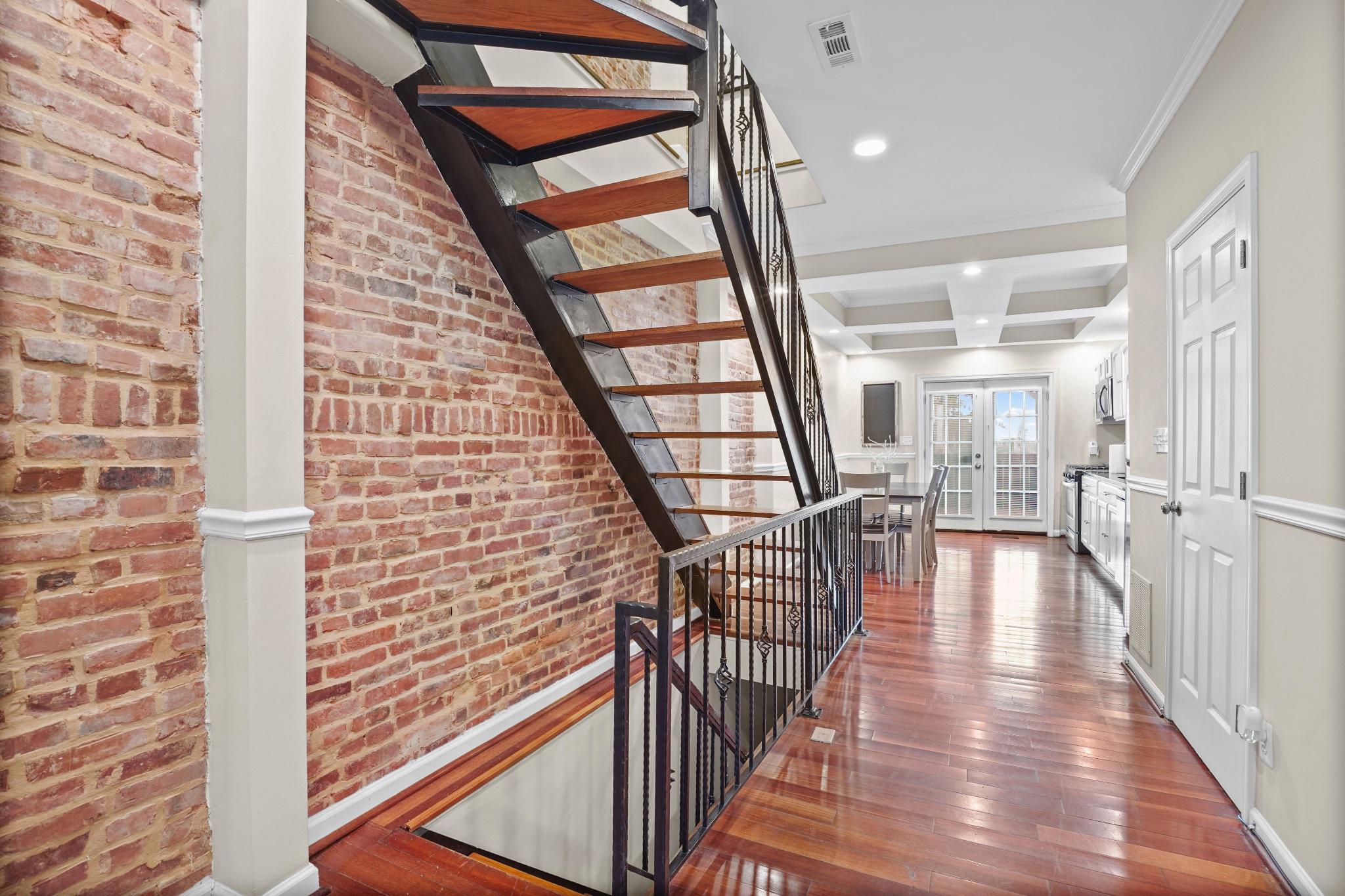 WASHINGTON VILLAGE - Residential