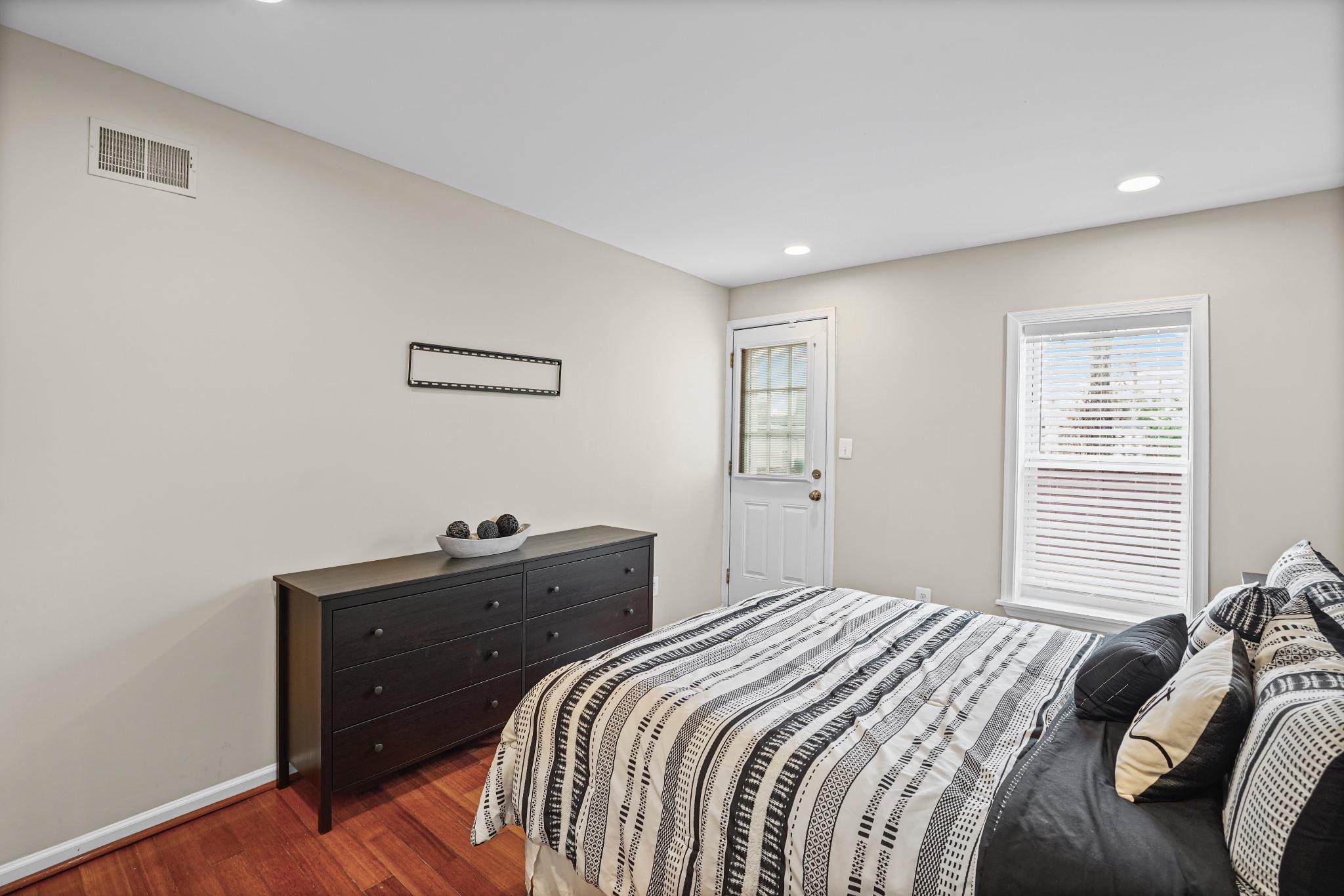 WASHINGTON VILLAGE - Residential