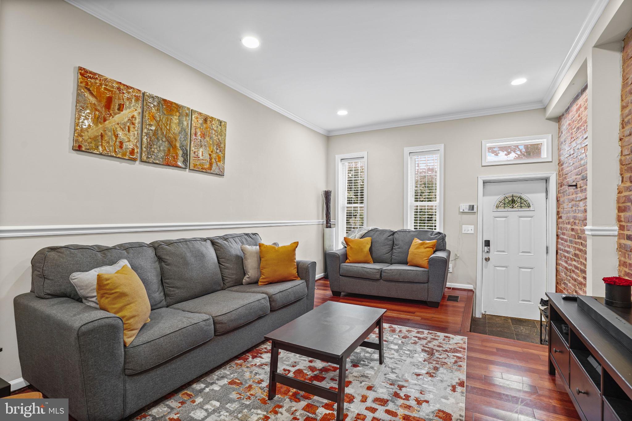 WASHINGTON VILLAGE - Residential