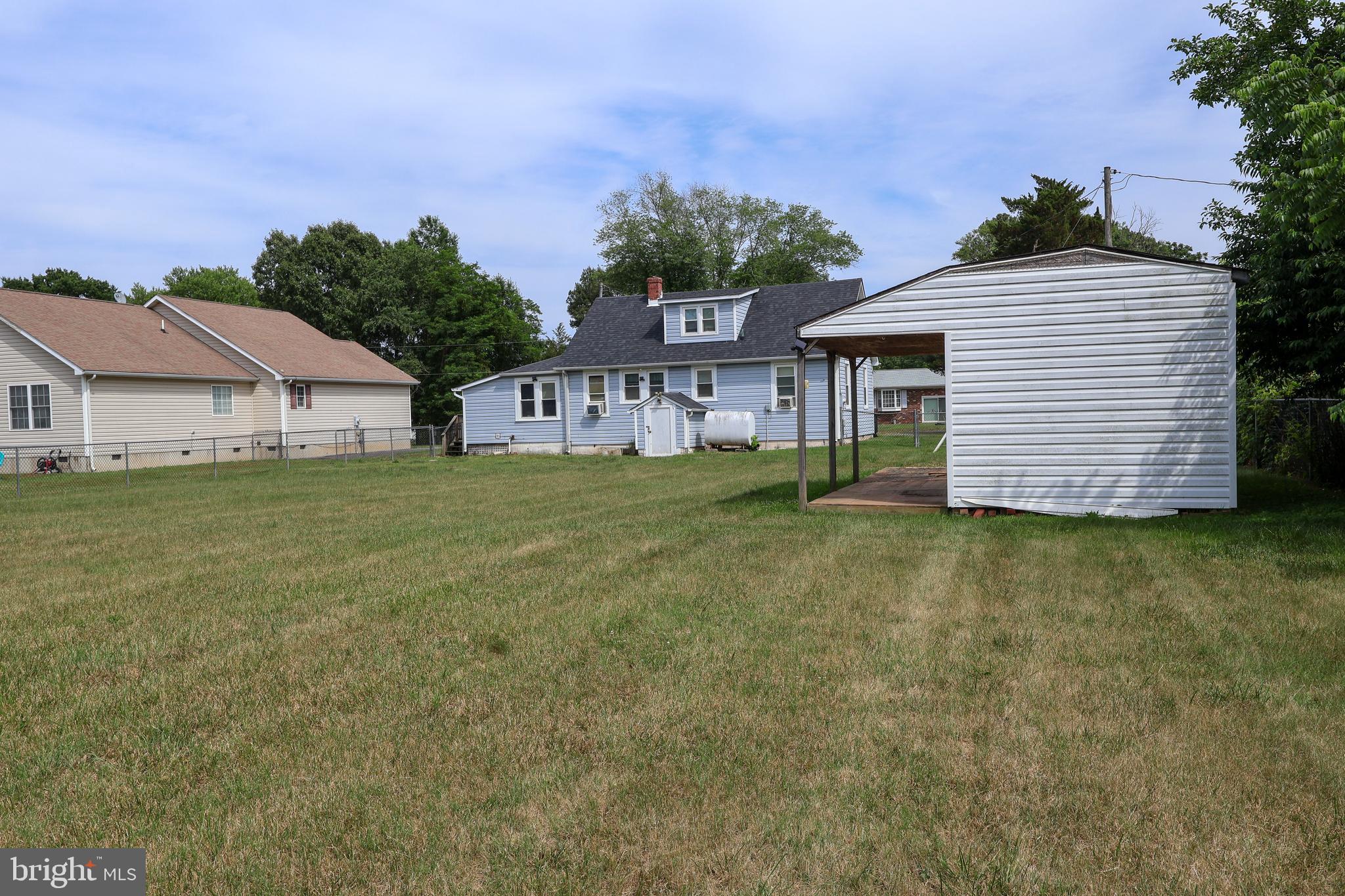 COLONIAL BEACH - Residential