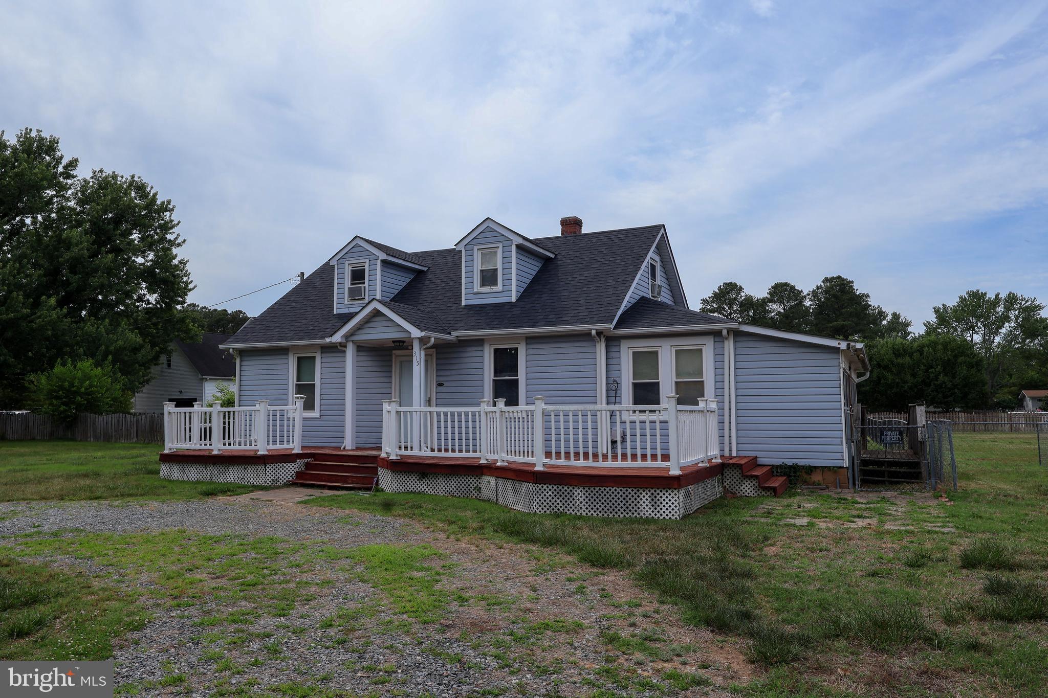 COLONIAL BEACH - Residential