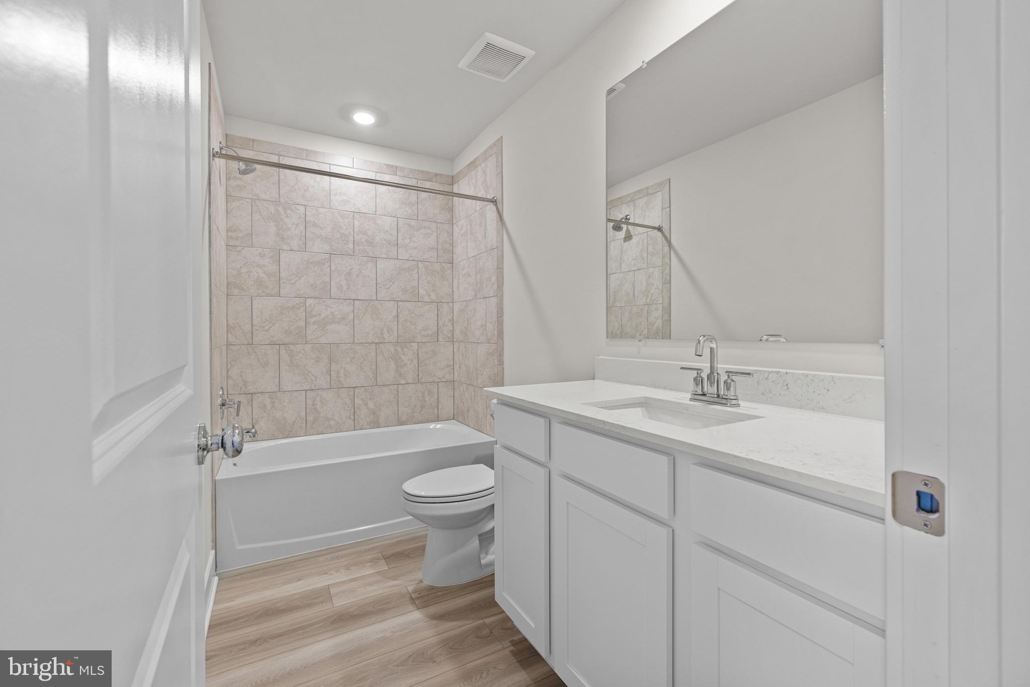 LAKESIDE AT TRAPPE - Residential