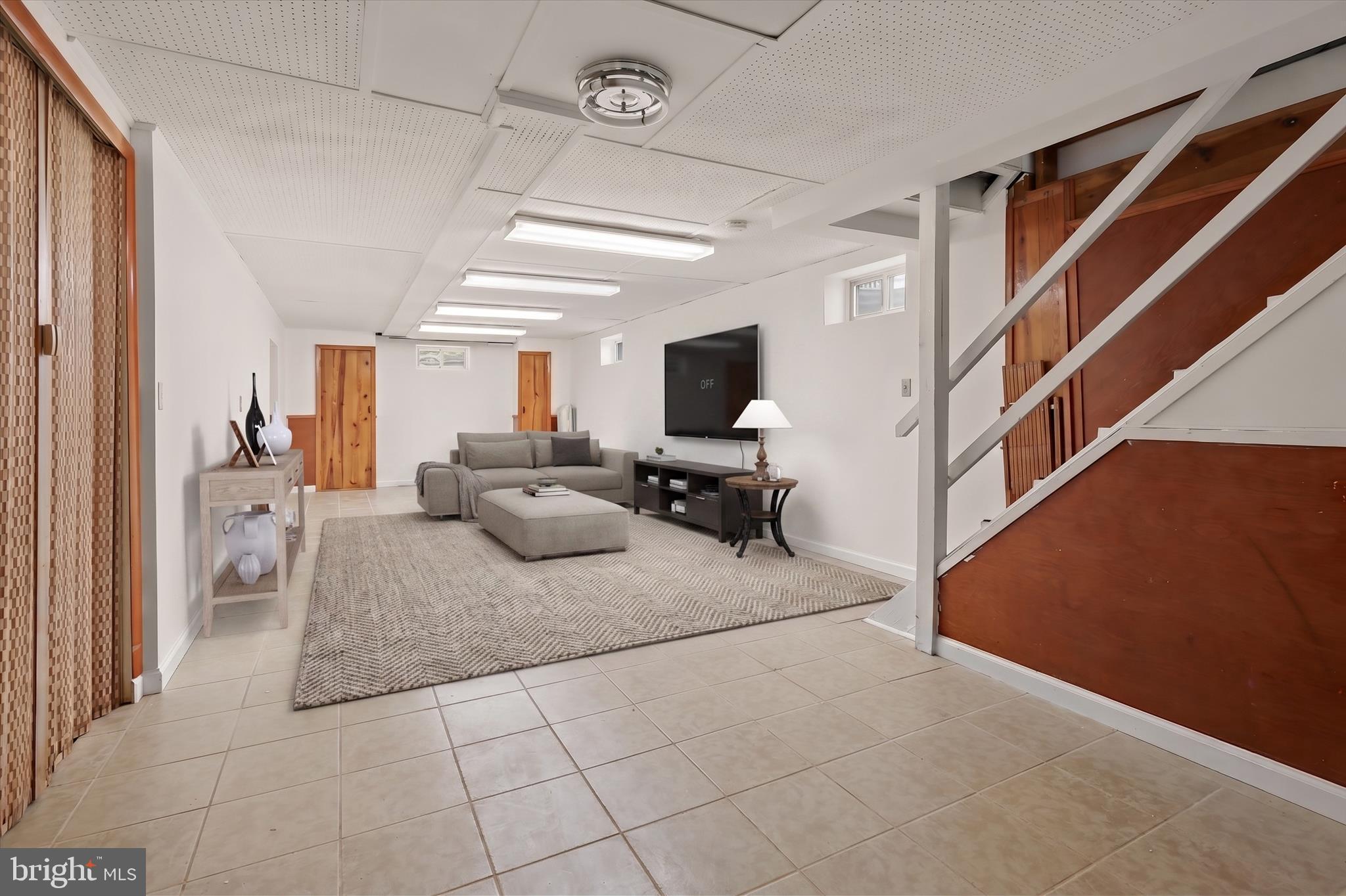 COLONIAL ACRES - Residential