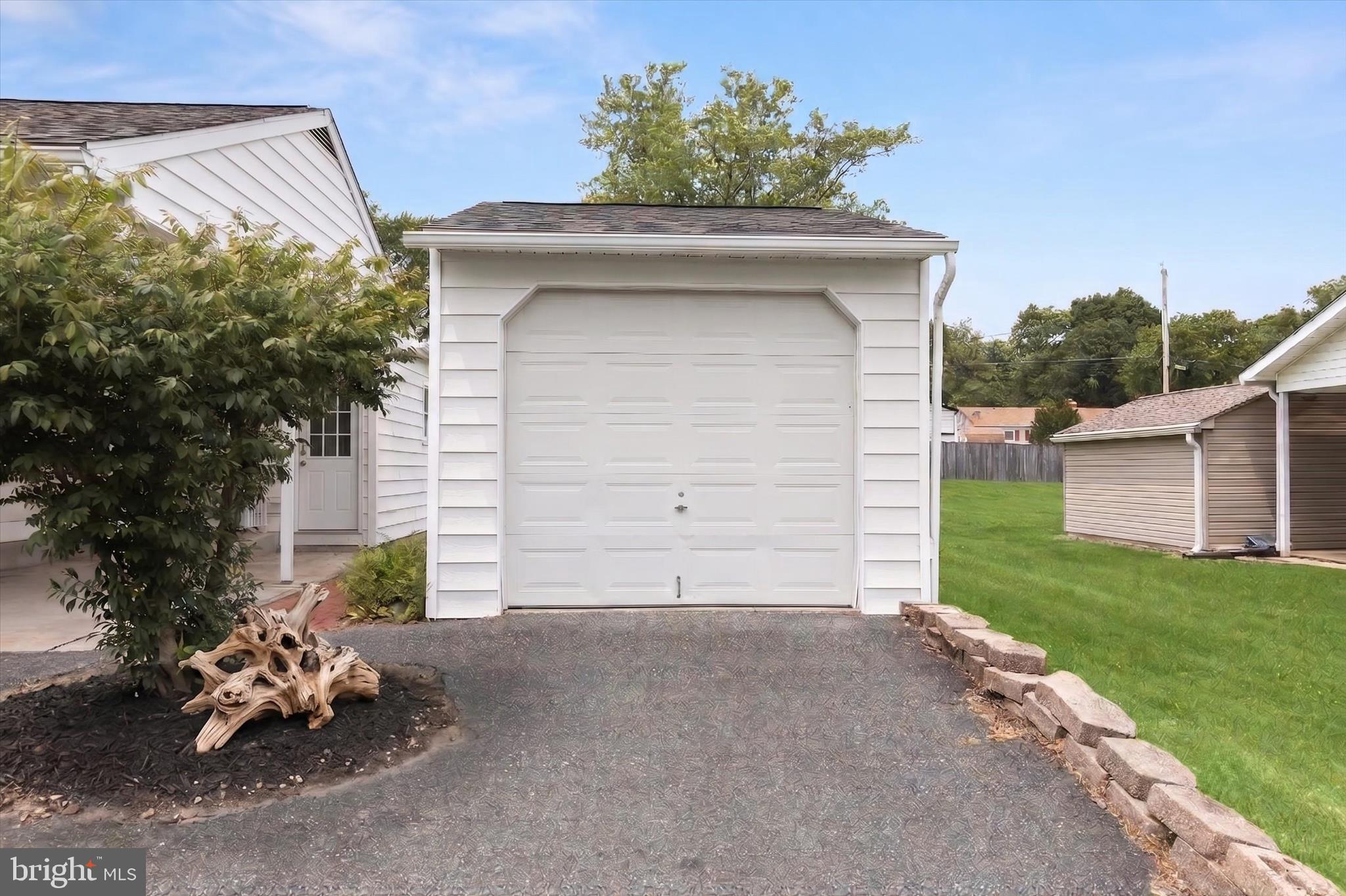 COLONIAL ACRES - Residential