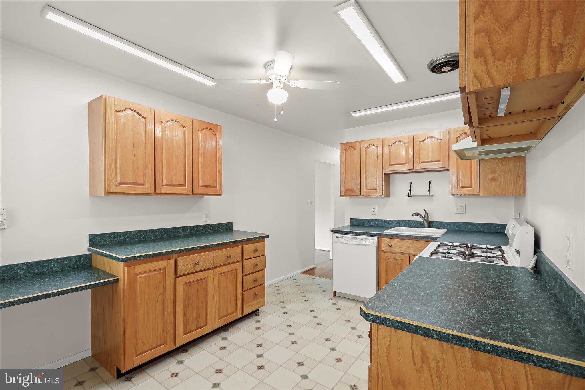 COLONIAL ACRES - Residential