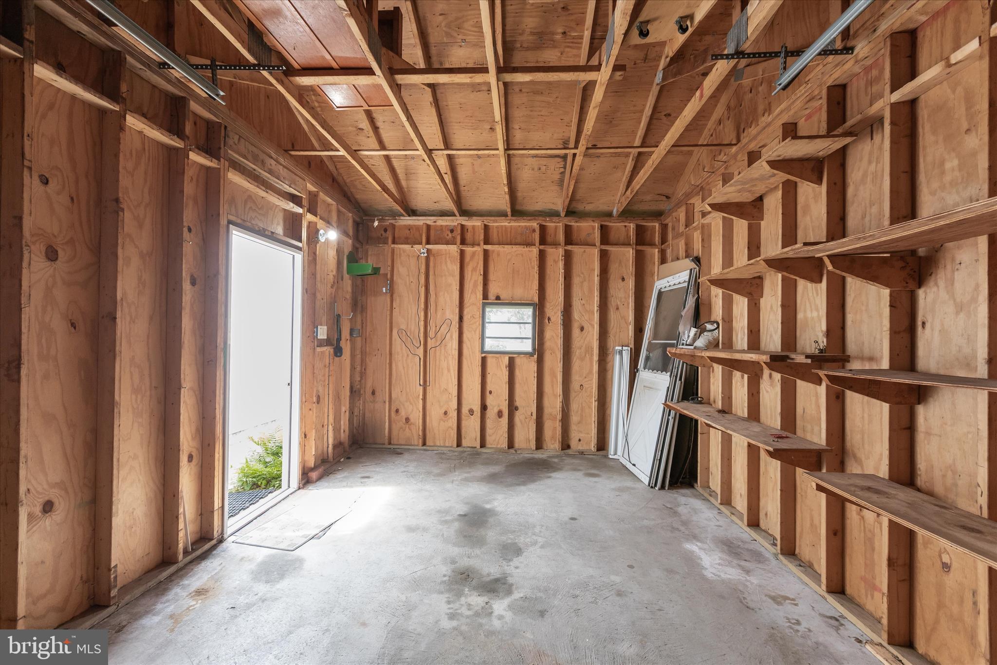 COLONIAL ACRES - Residential
