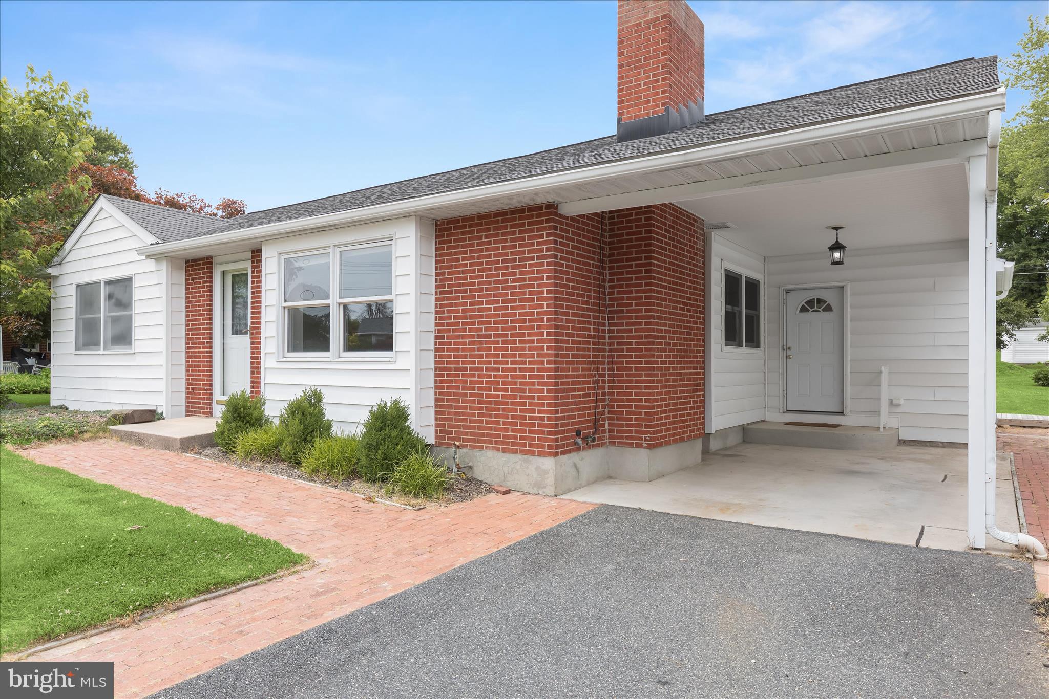 COLONIAL ACRES - Residential