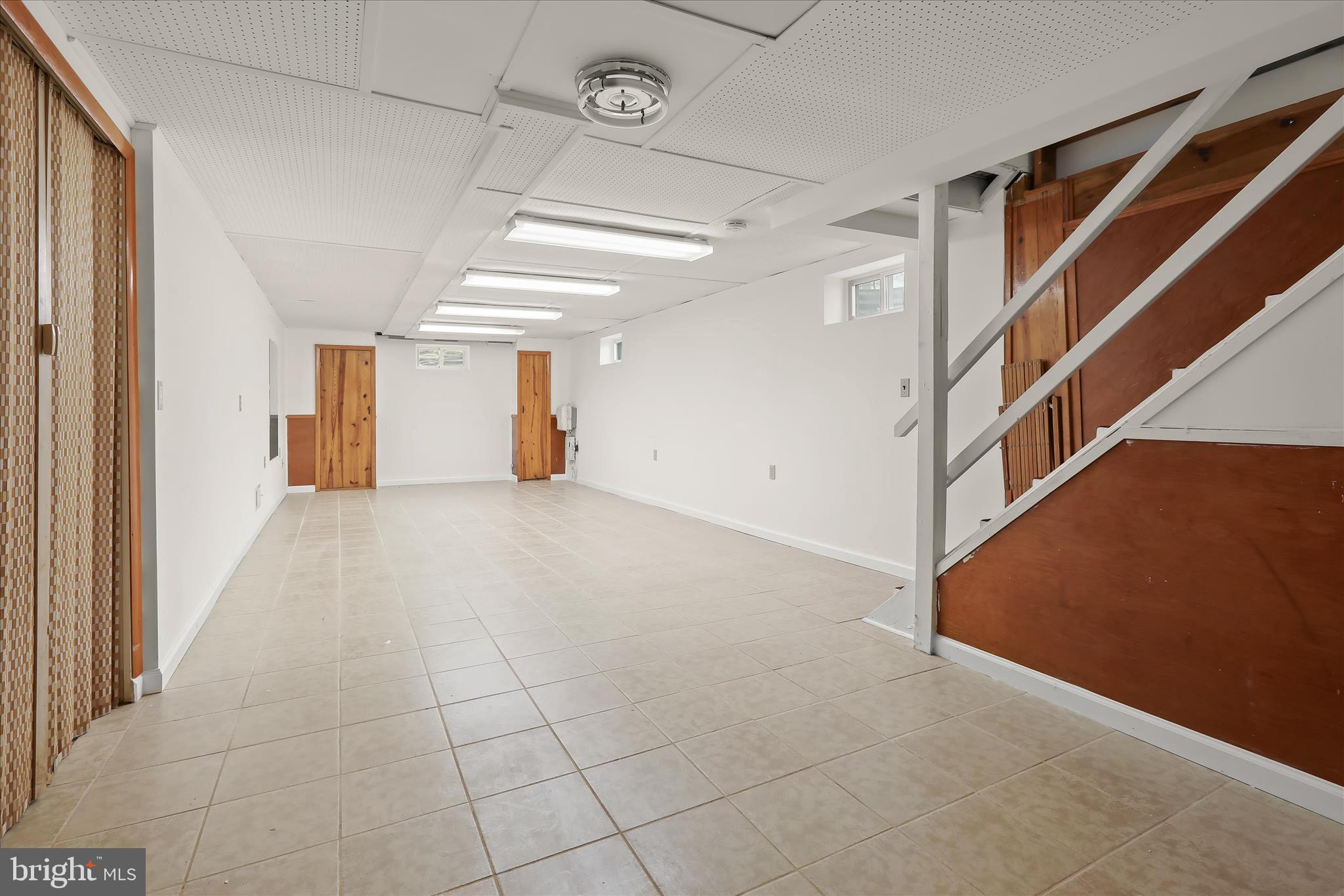 COLONIAL ACRES - Residential