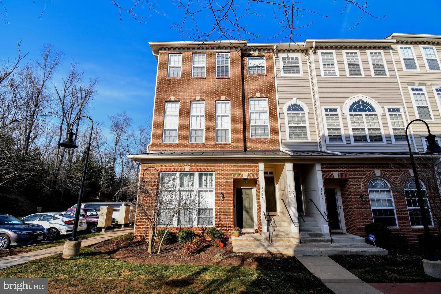 MARKET CENTER CONDOMINIUM - Residential Lease