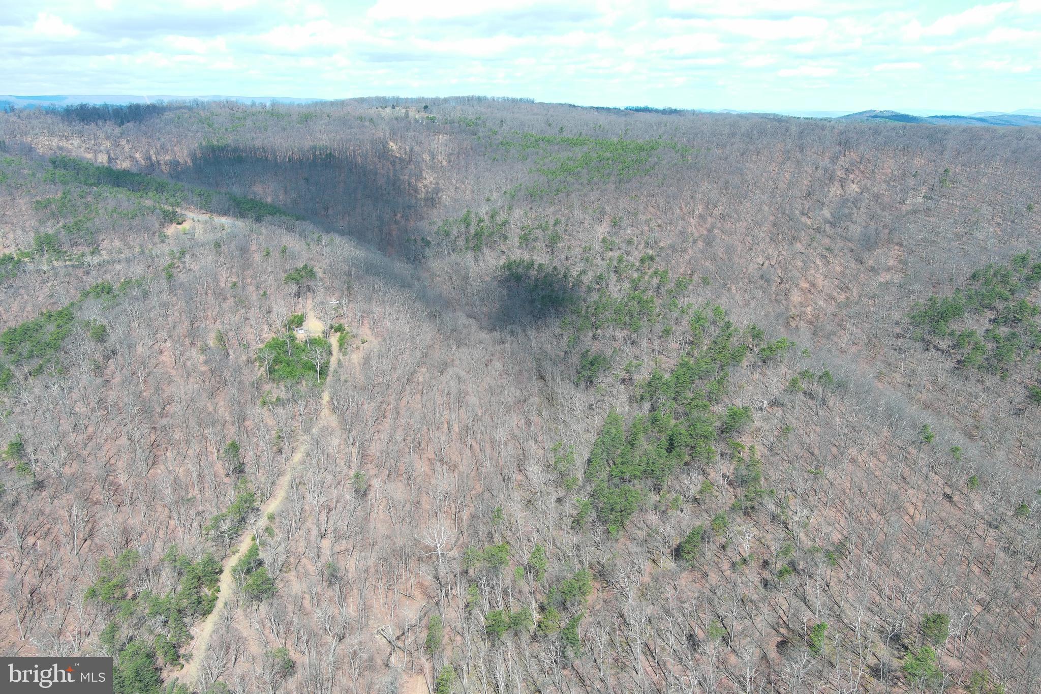 BLUFFS ON THE POTOMAC - Land