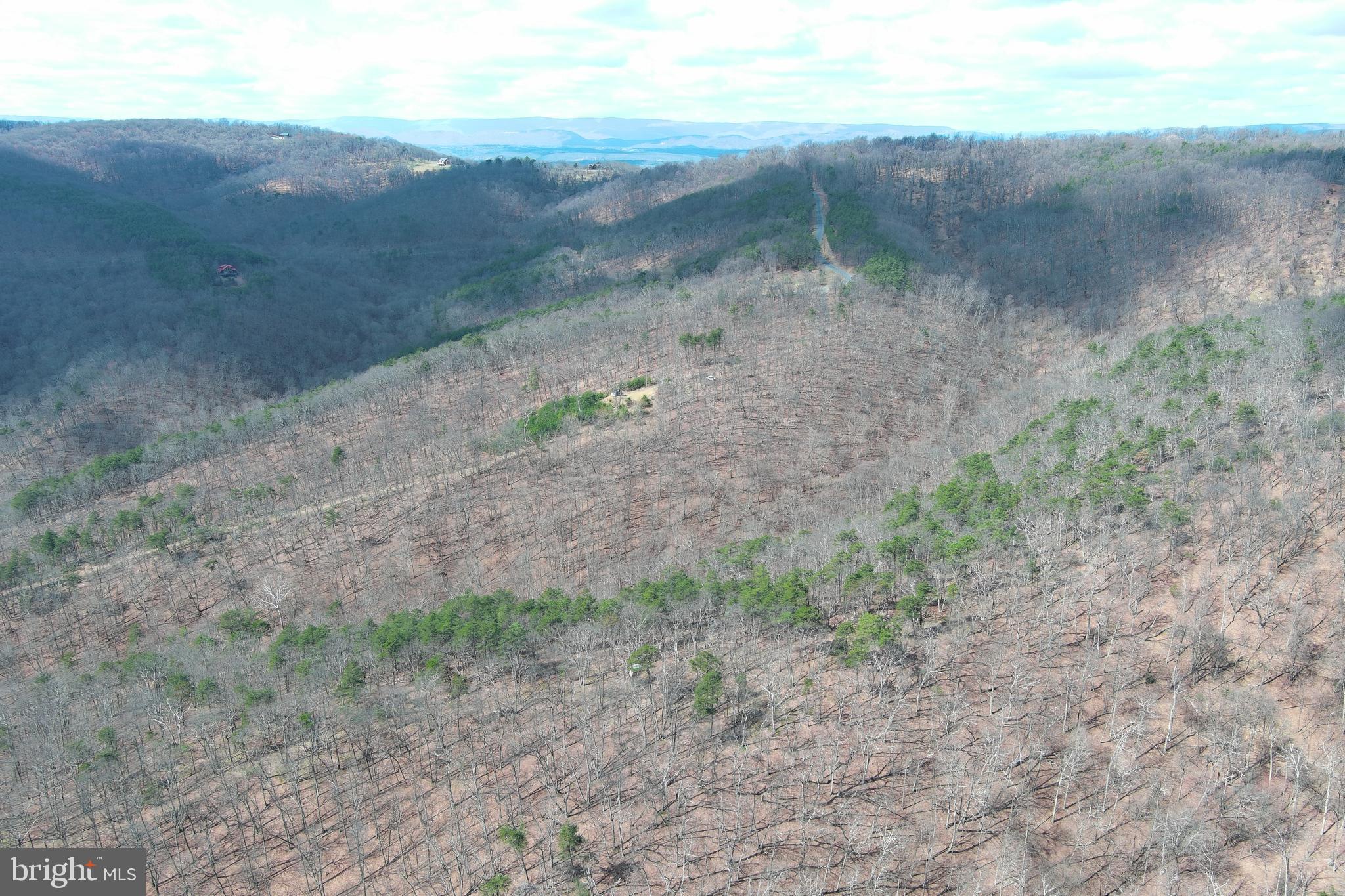 BLUFFS ON THE POTOMAC - Land