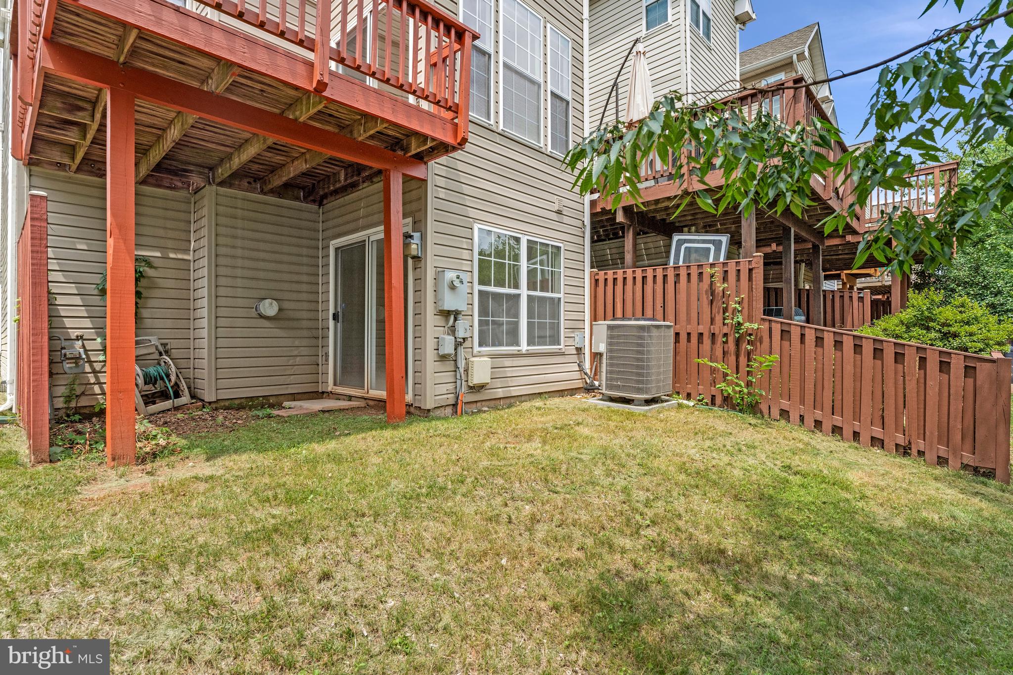 ASHBURN VILLAGE - Residential