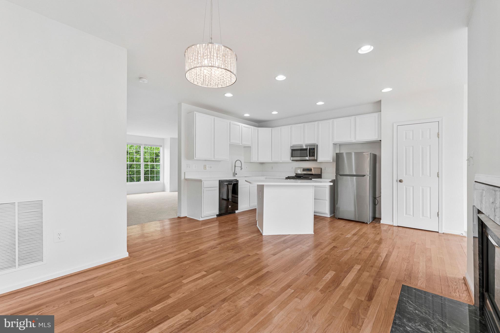 ASHBURN VILLAGE - Residential