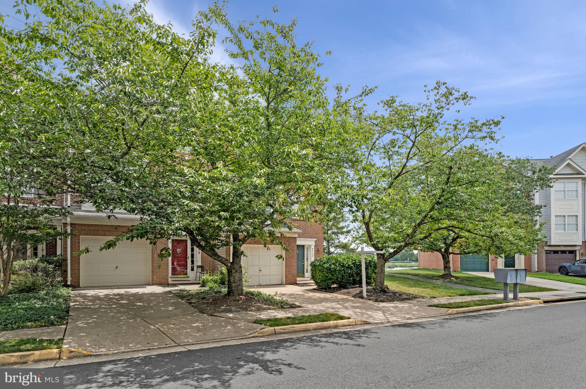 ASHBURN VILLAGE - Residential