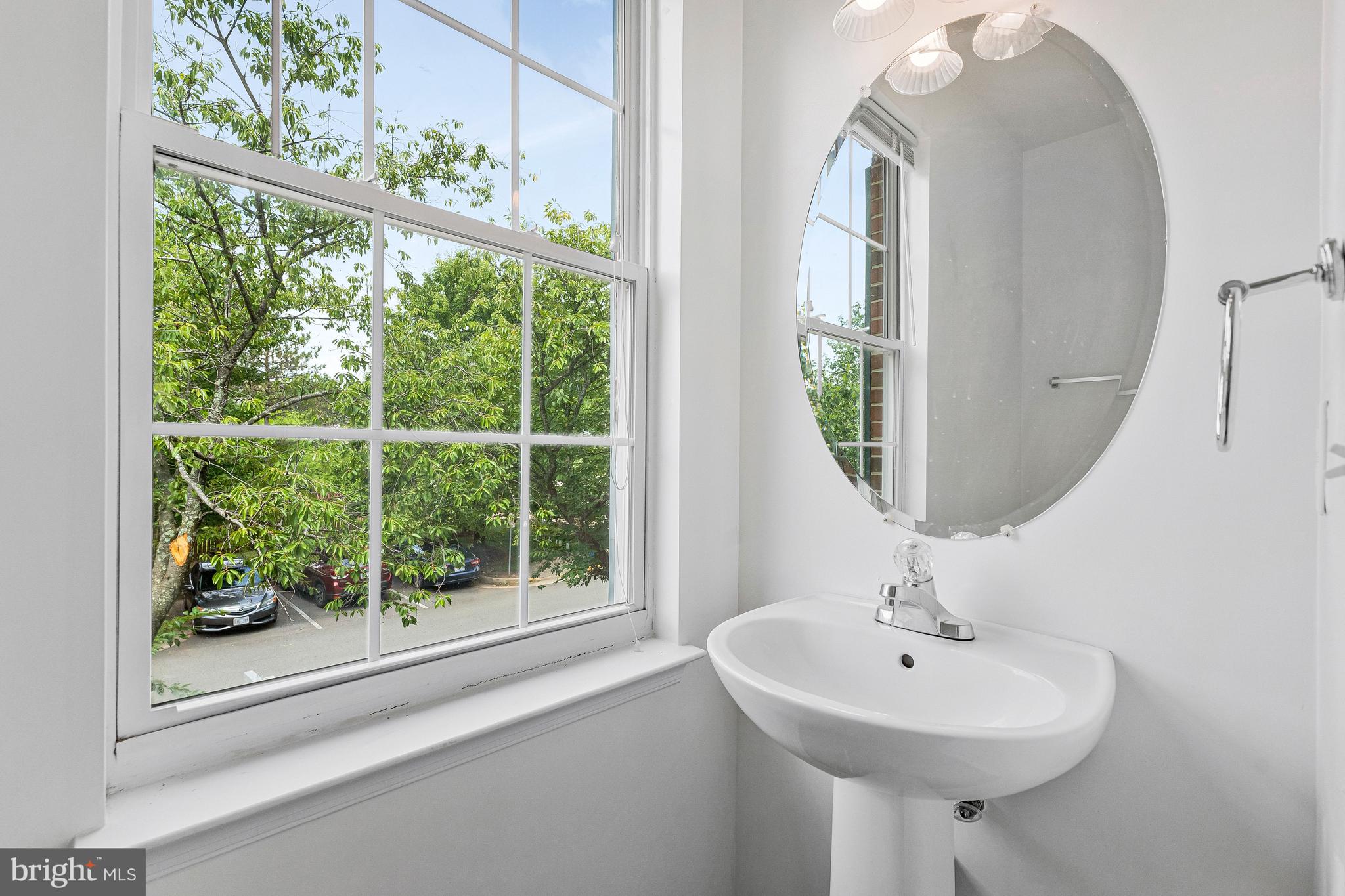 ASHBURN VILLAGE - Residential