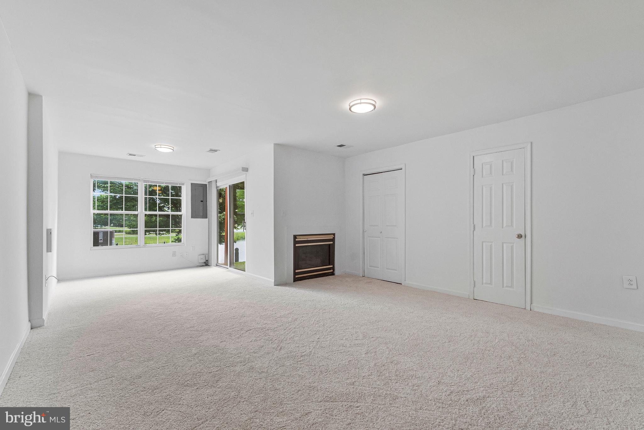 ASHBURN VILLAGE - Residential