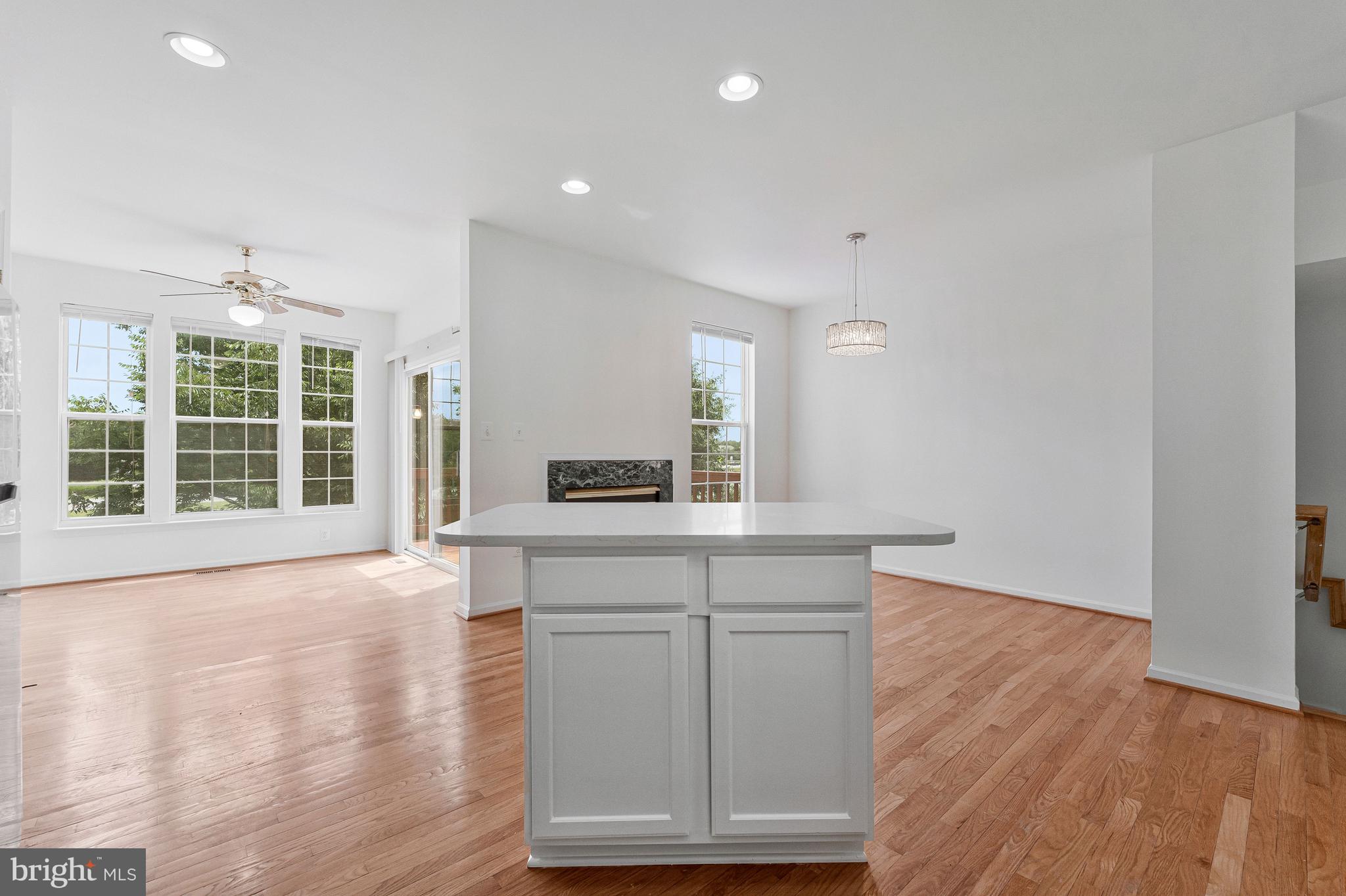 ASHBURN VILLAGE - Residential