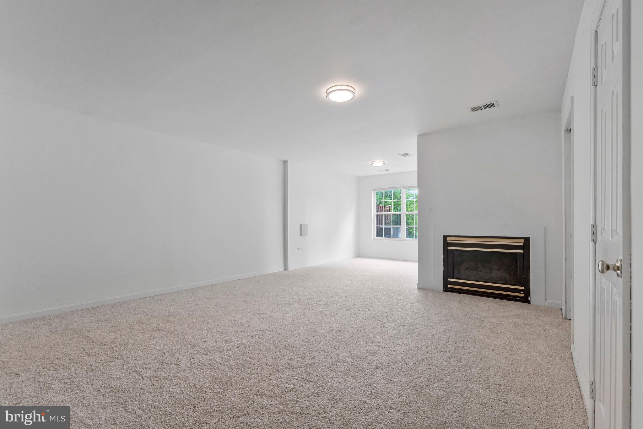ASHBURN VILLAGE - Residential
