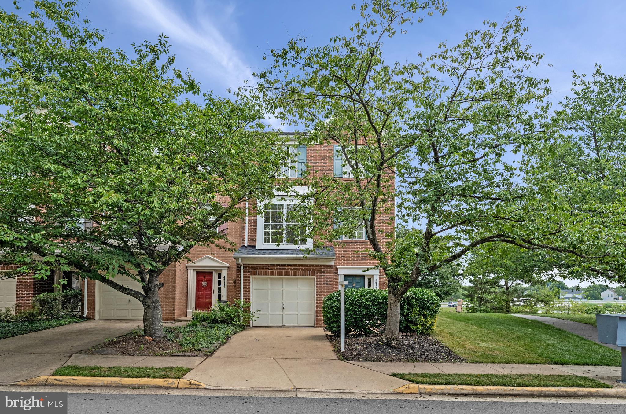 ASHBURN VILLAGE - Residential