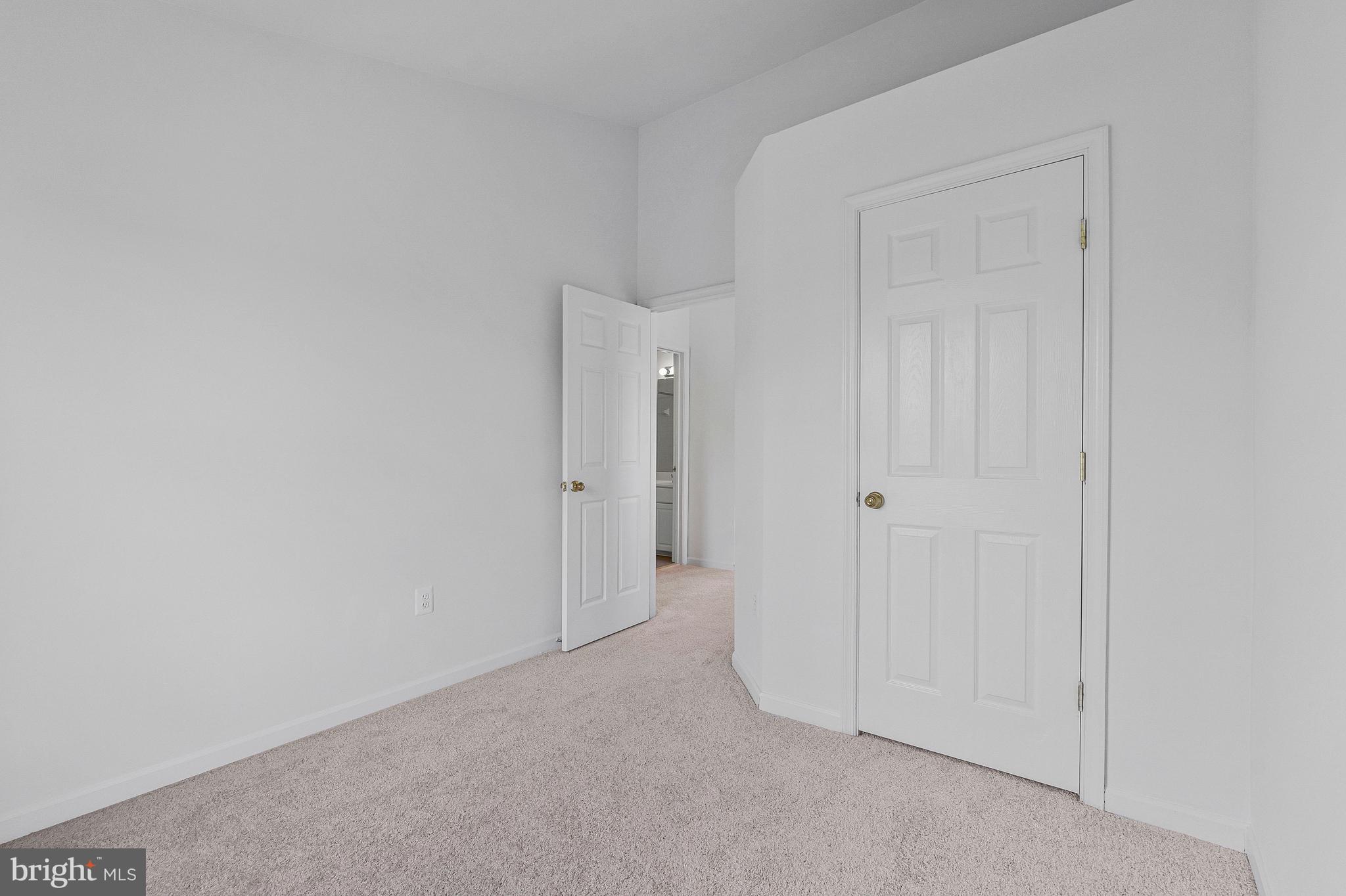 ASHBURN VILLAGE - Residential