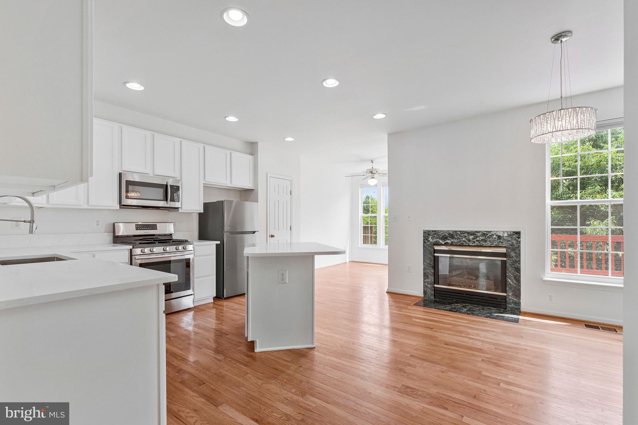 ASHBURN VILLAGE - Residential