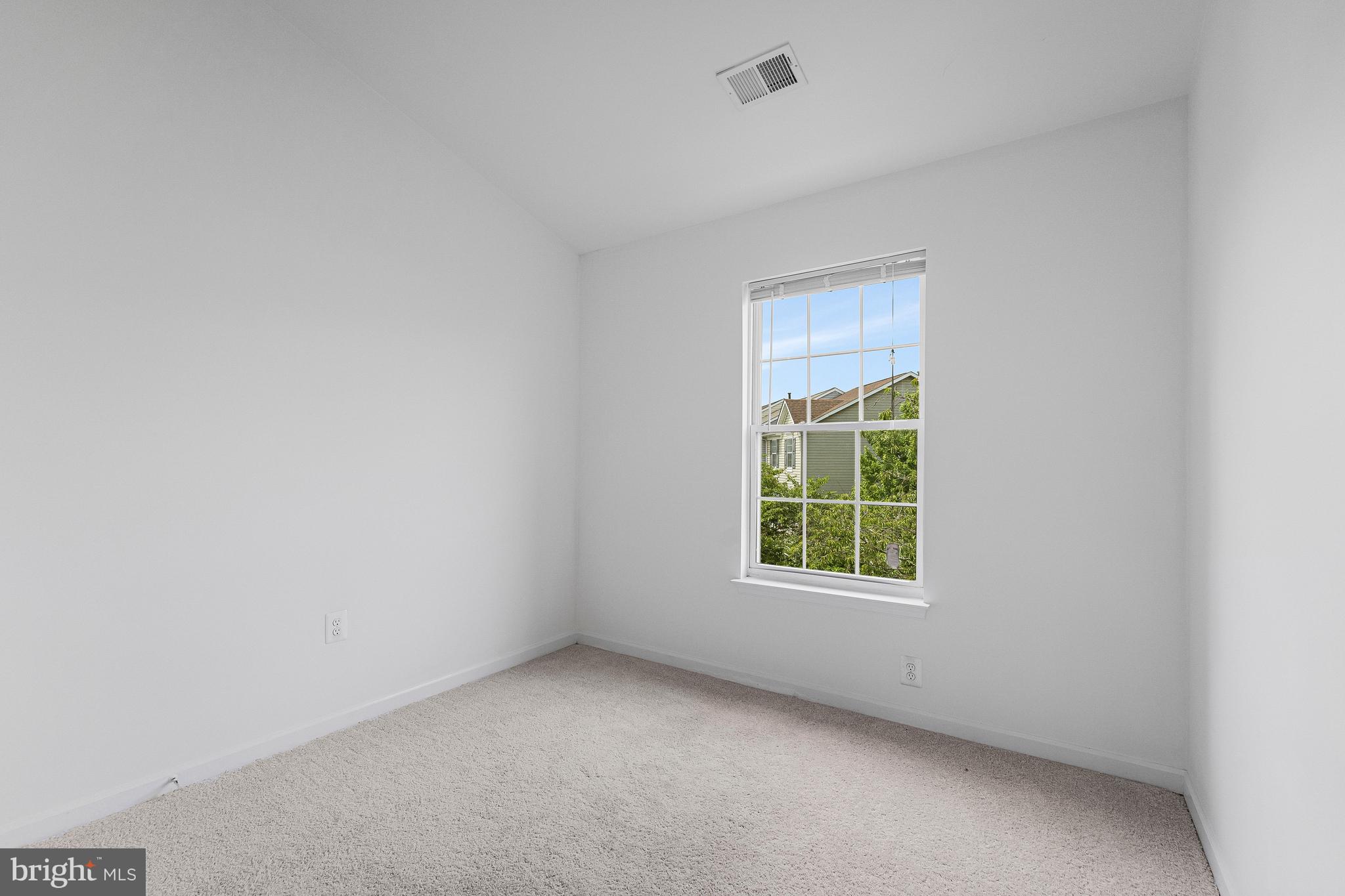 ASHBURN VILLAGE - Residential