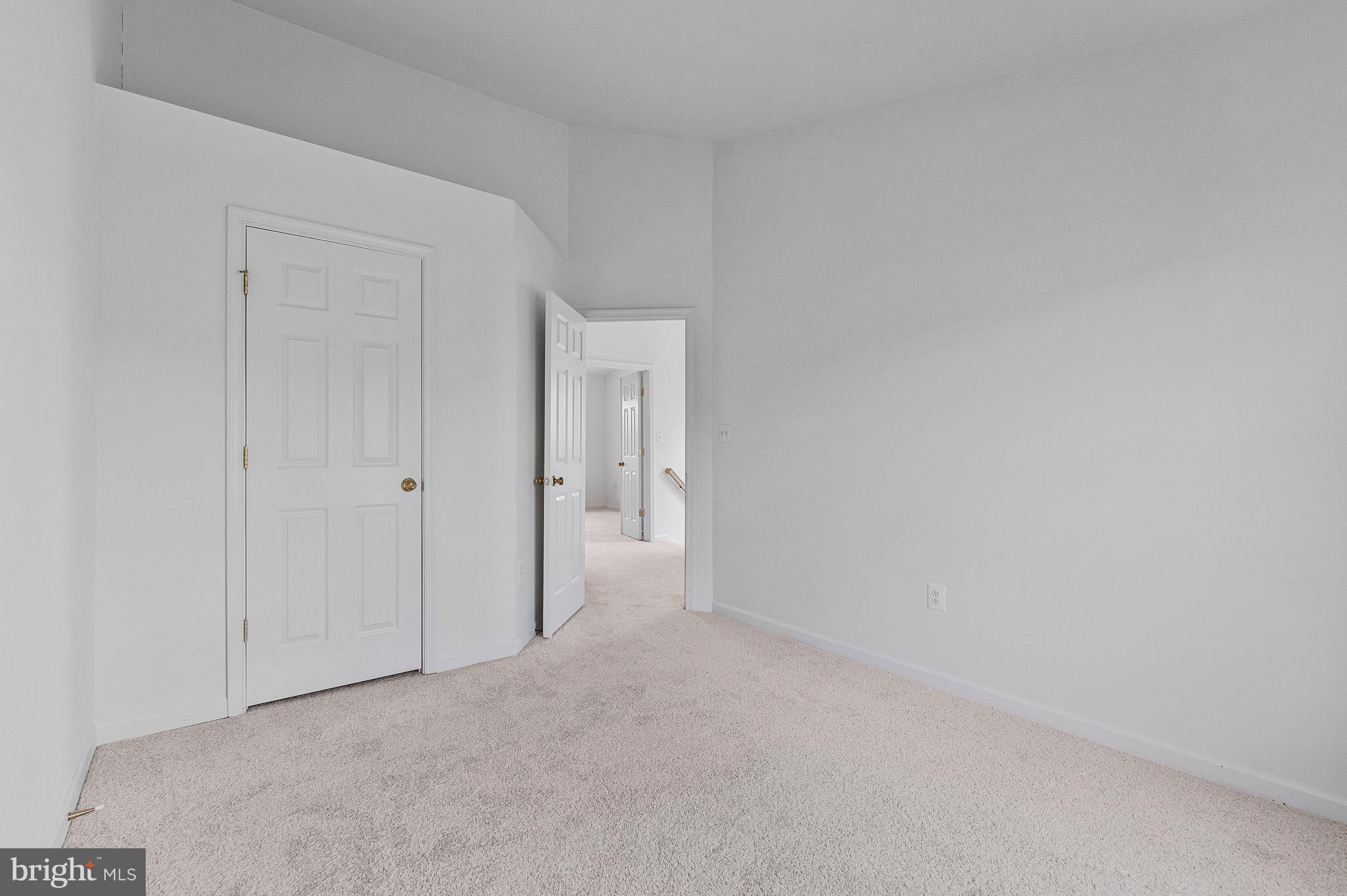 ASHBURN VILLAGE - Residential