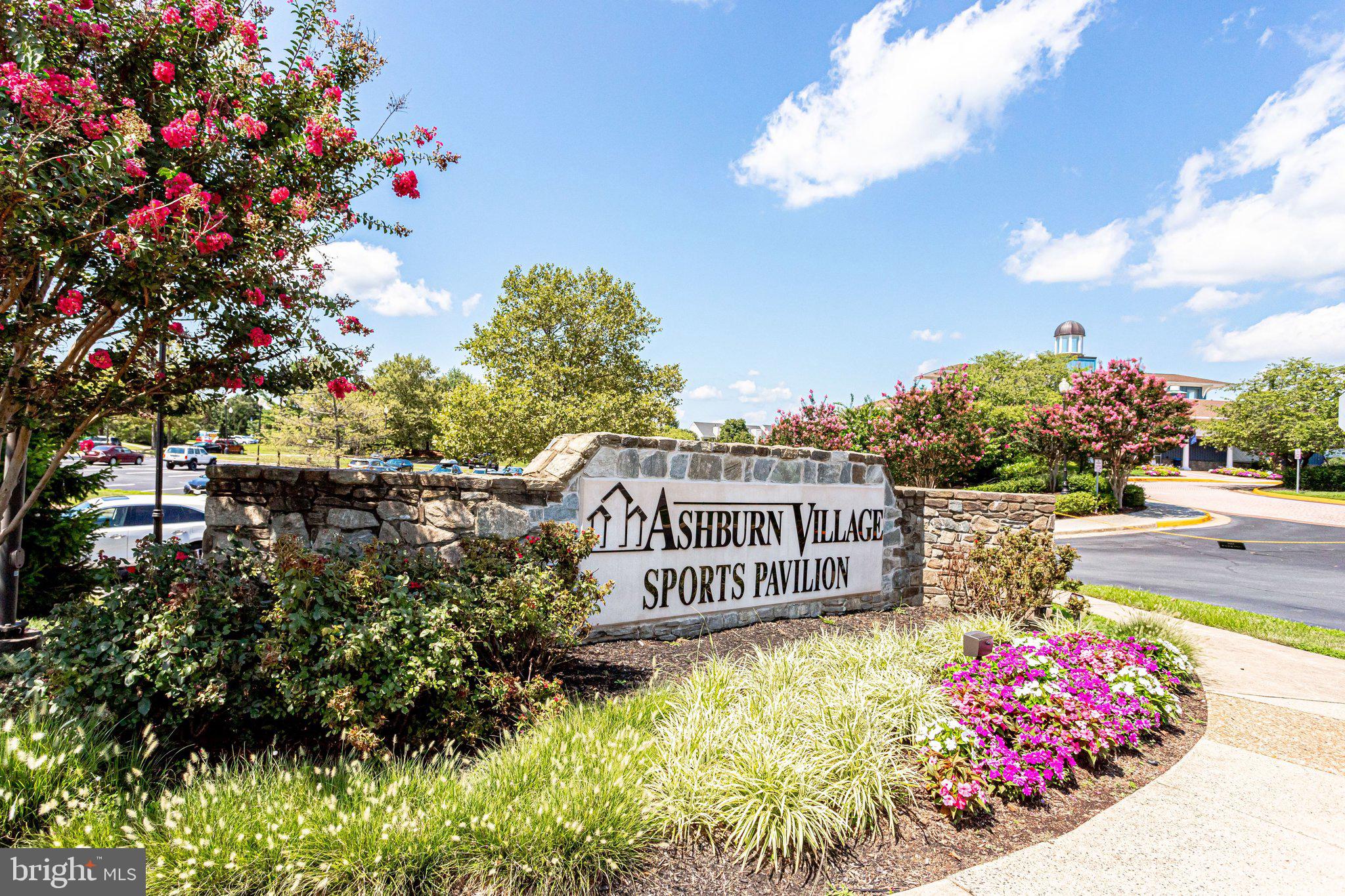 ASHBURN VILLAGE - Residential