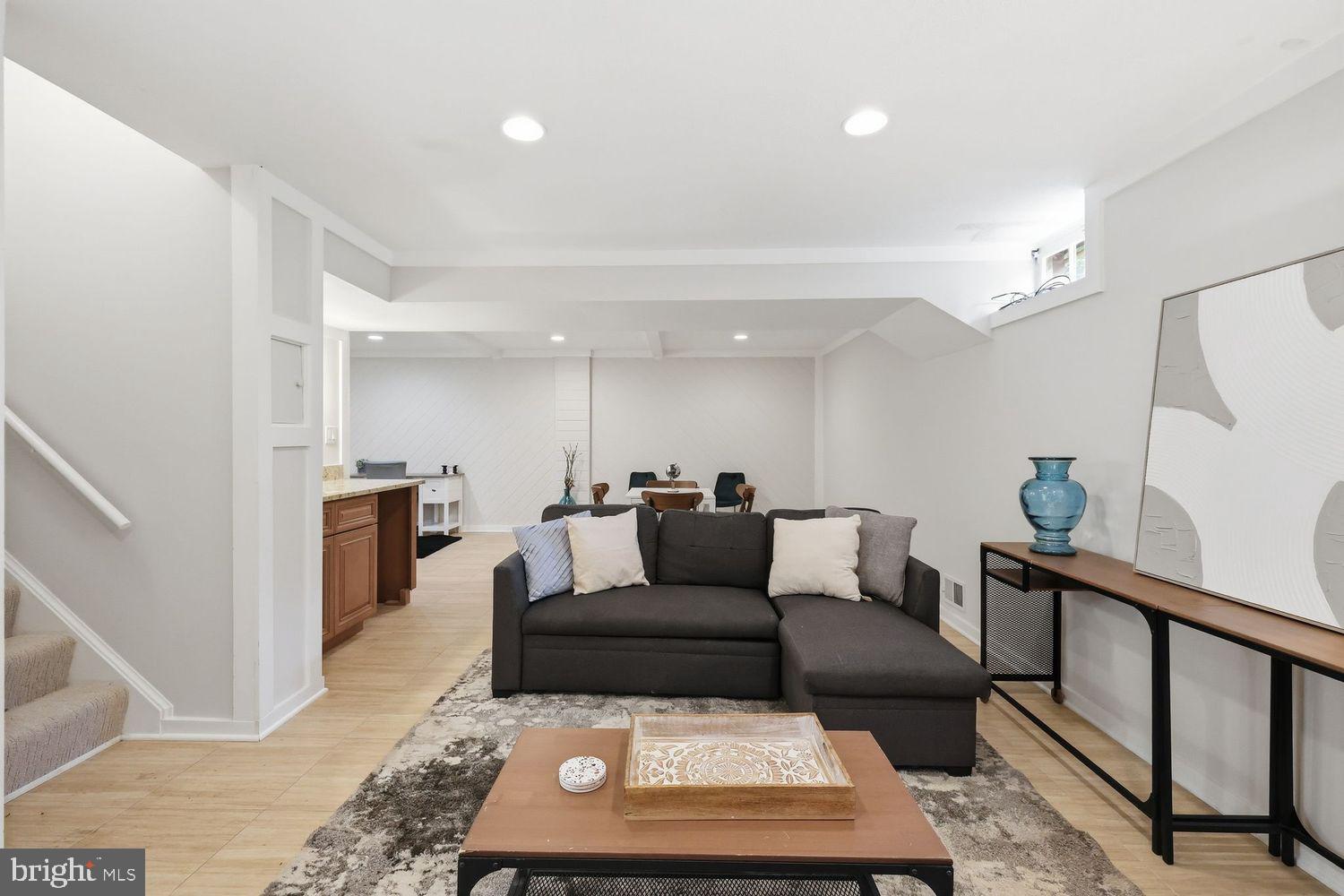 GLENFIELD MANOR - Residential