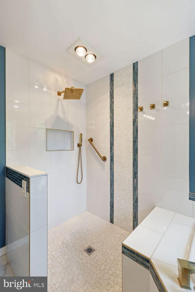 GLENFIELD MANOR - Residential